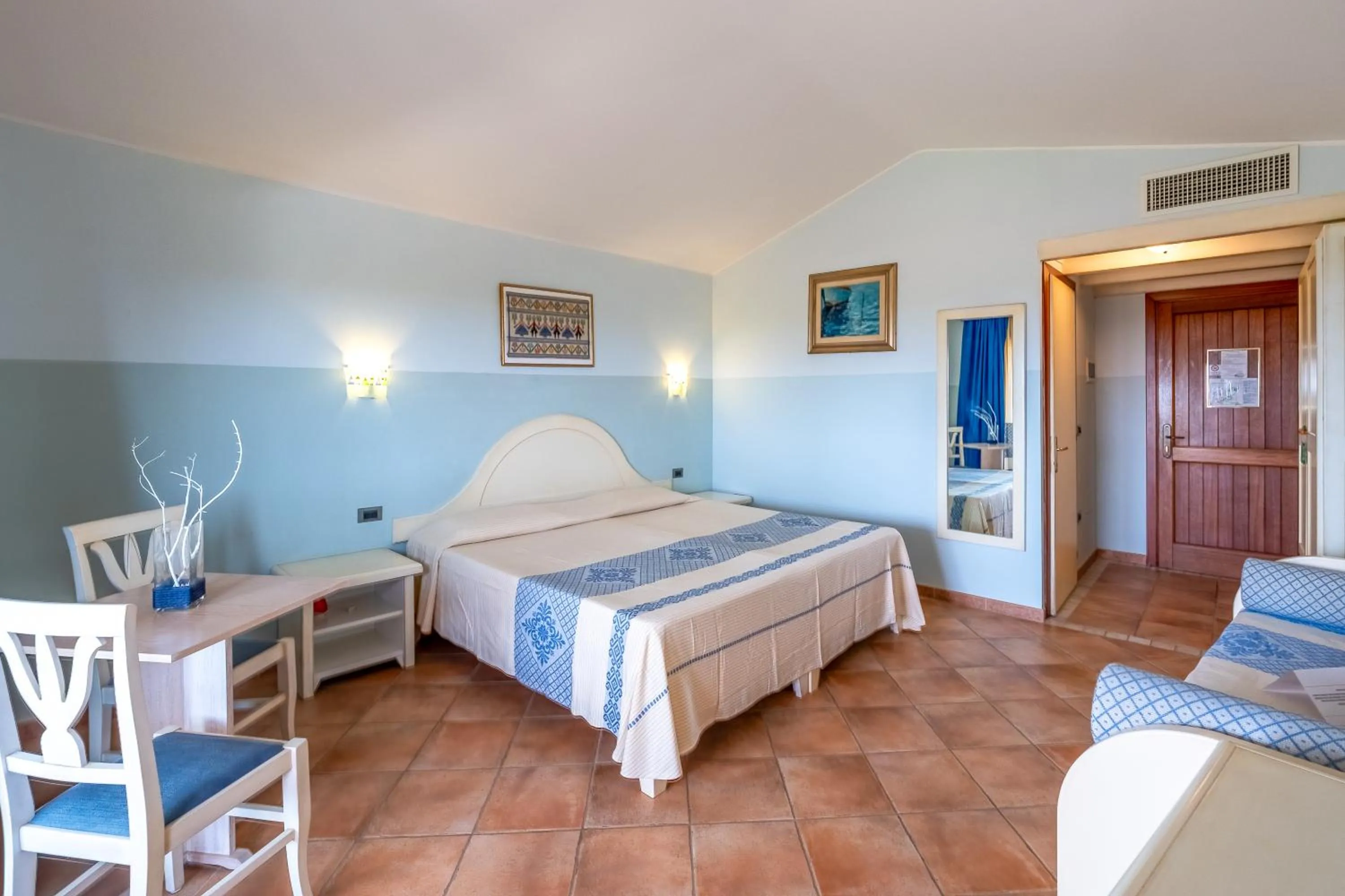 View (from property/room), Bed in Hotel Luci Del Faro