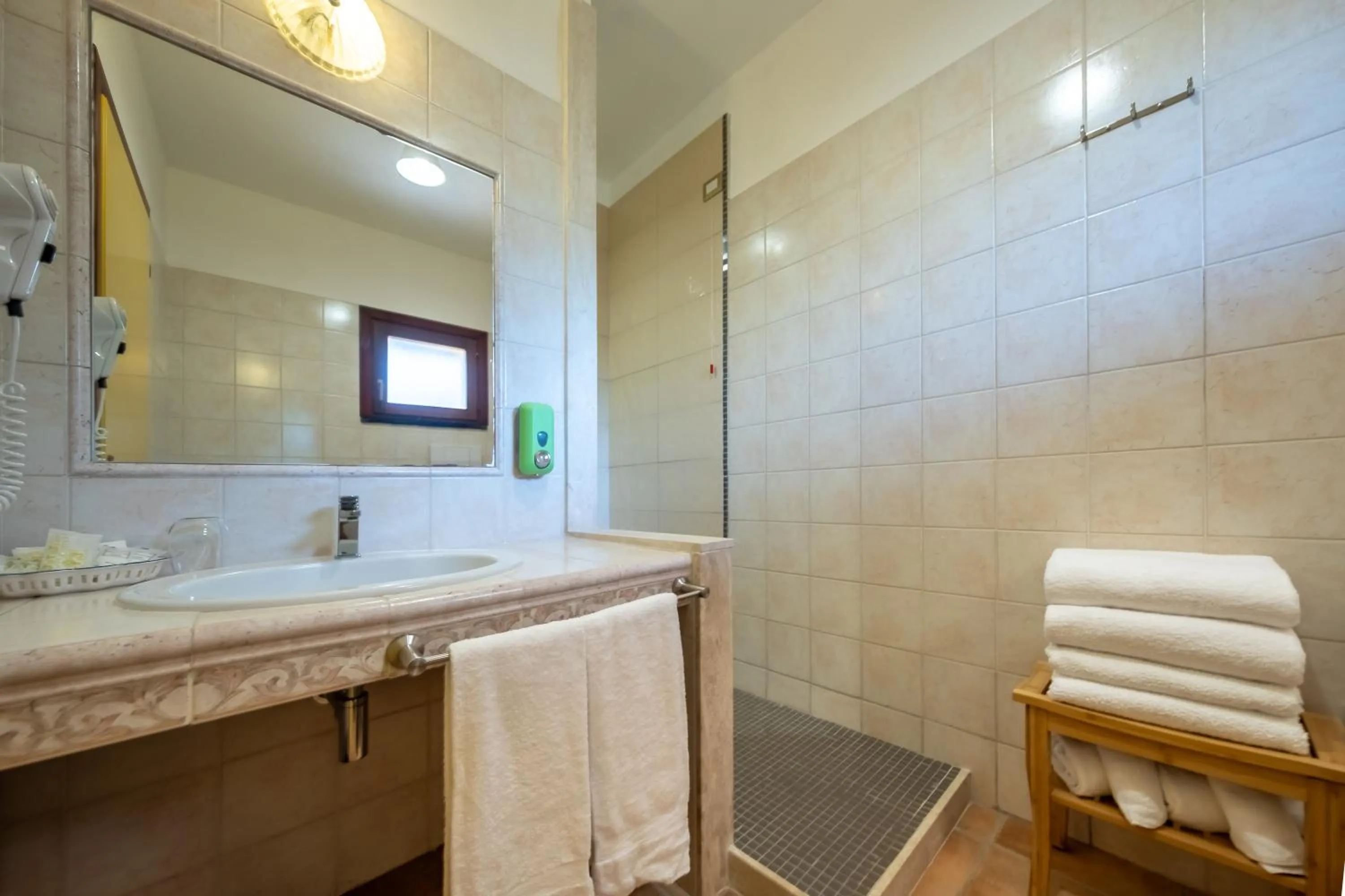 Bathroom in Hotel Luci Del Faro