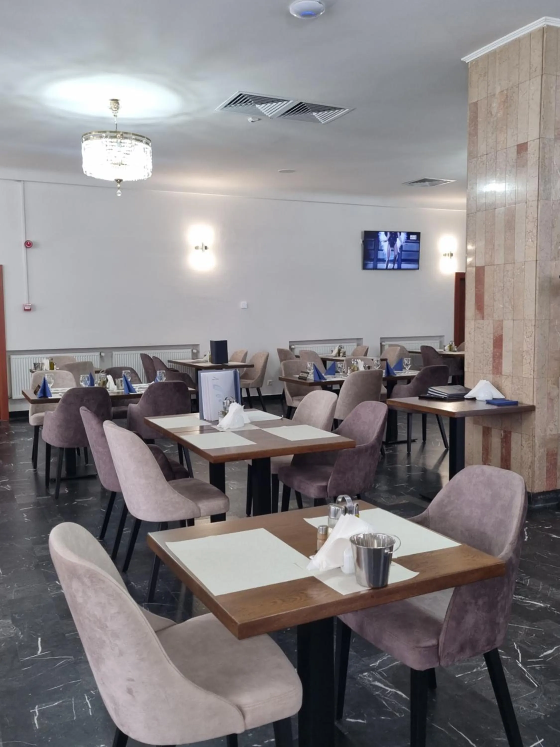 Restaurant/places to eat in Hotel Belvedere