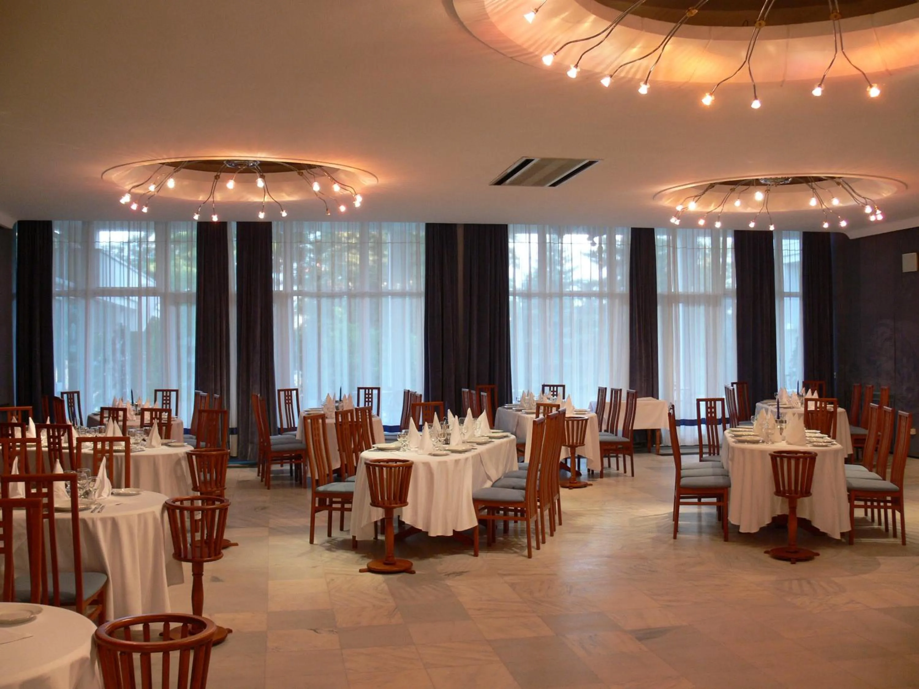 Restaurant/places to eat in Hotel Belvedere