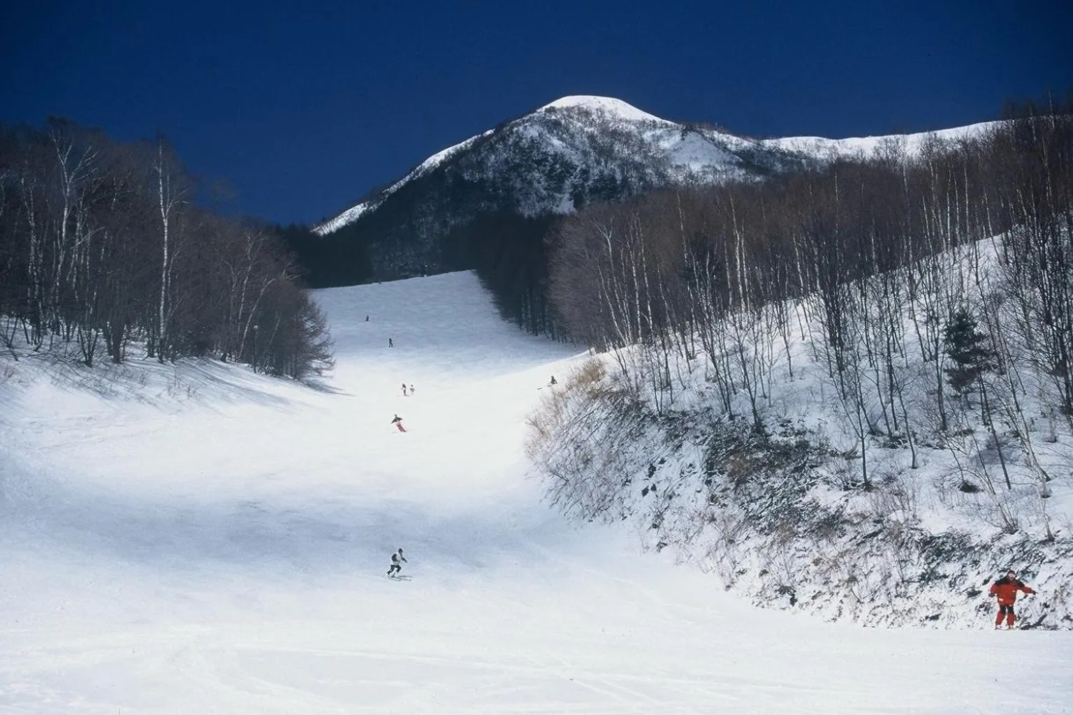 Skiing in Hakuba Ryujin Onsen RYOKAN SUI