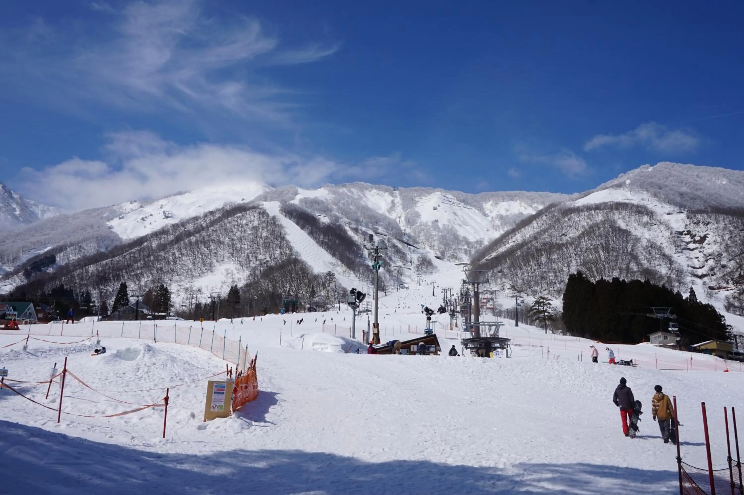 Skiing in Hakuba Ryujin Onsen RYOKAN SUI