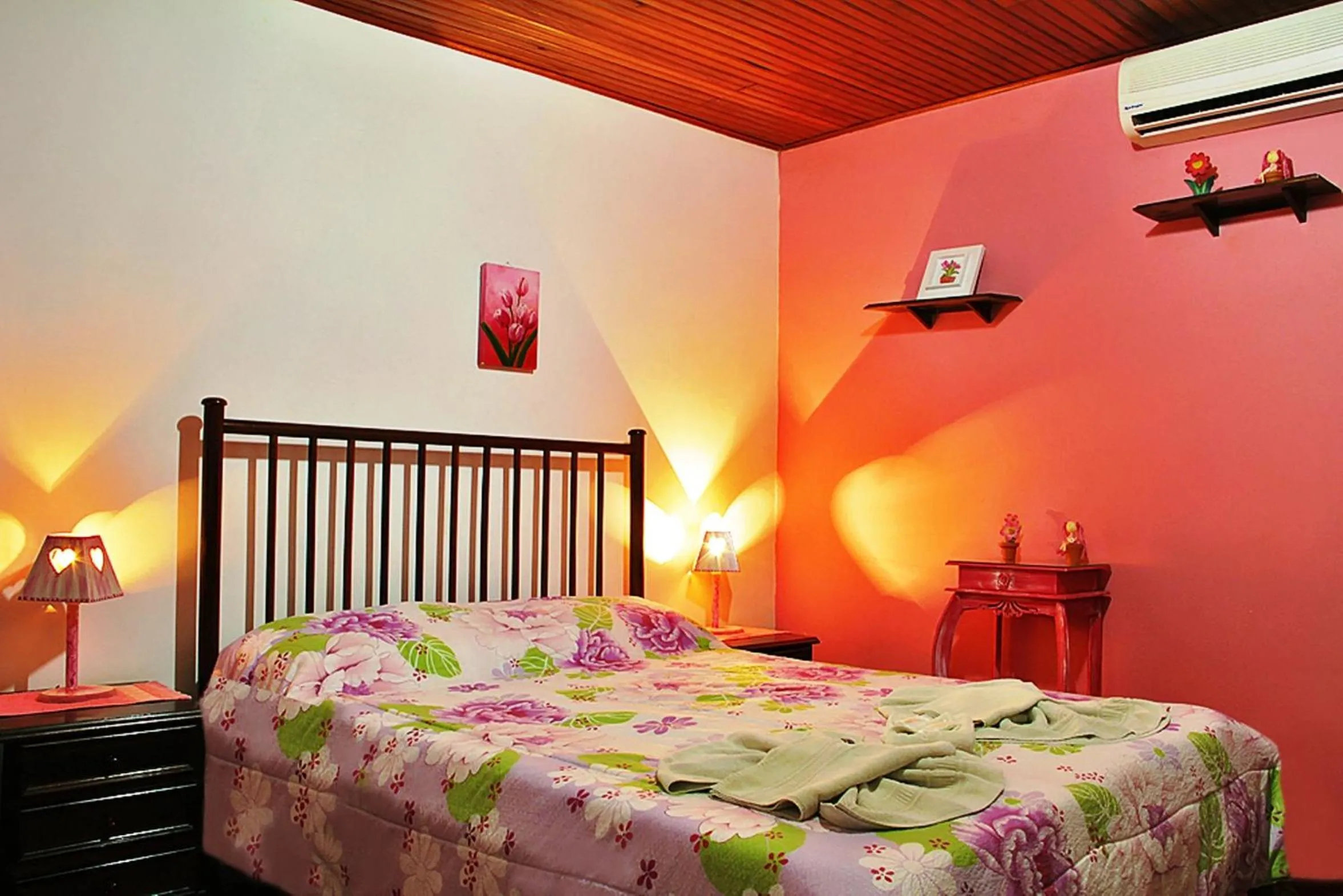 Photo of the whole room, Bed in Aconchegos Ile de France