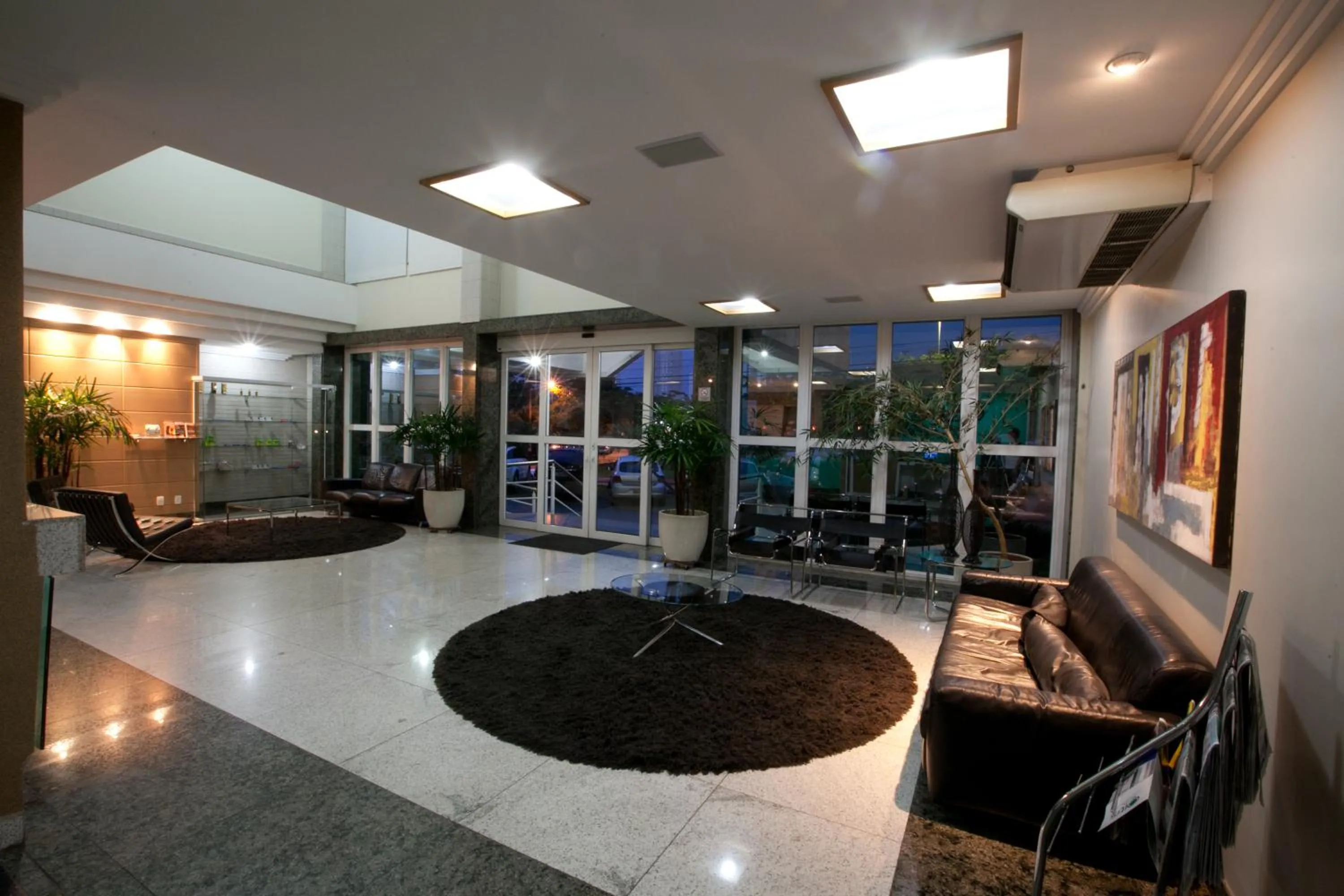 Lobby or reception in Oitis Hotel