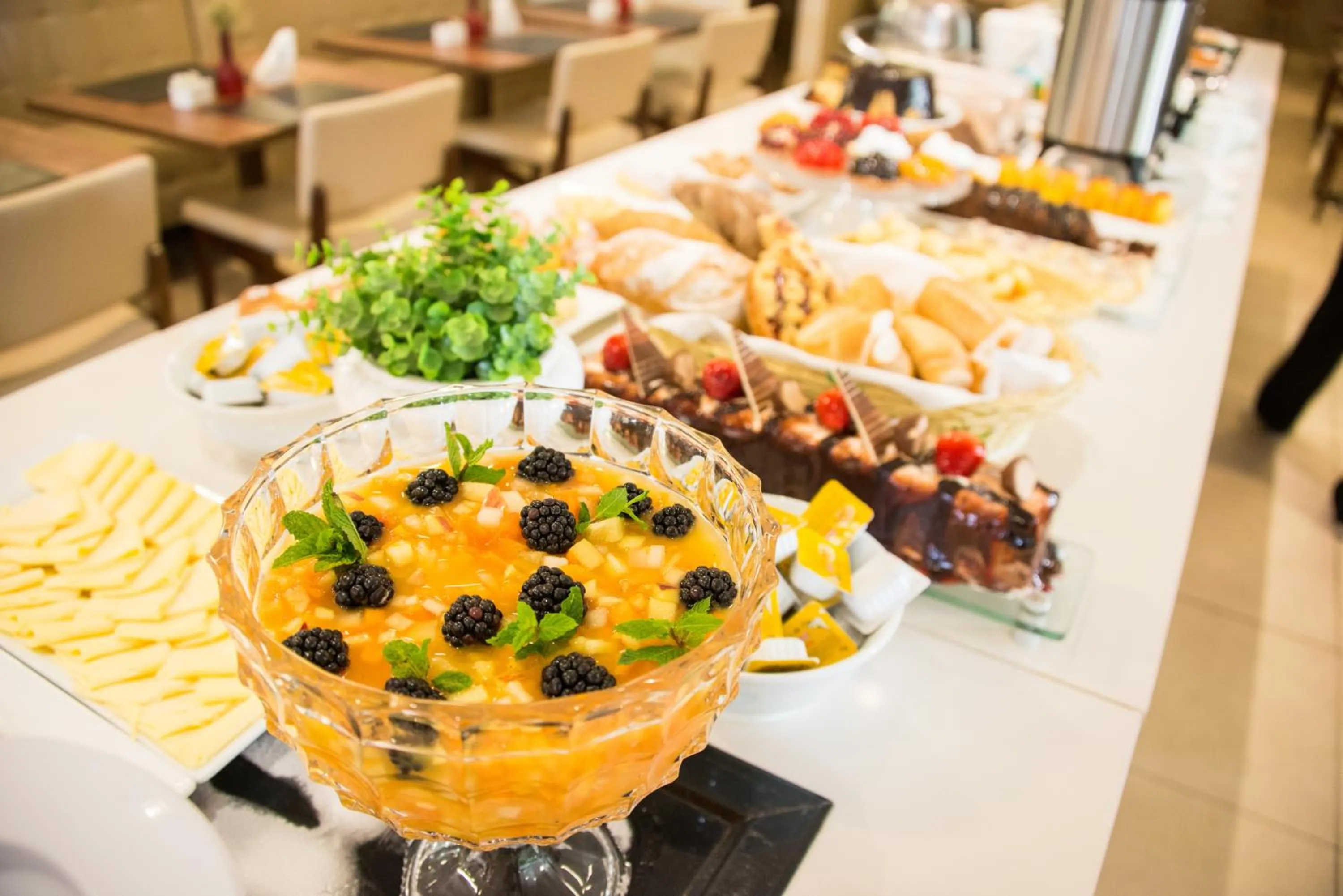 Food and drinks in SAN MARINO SUITES HOTEL By NOBILE