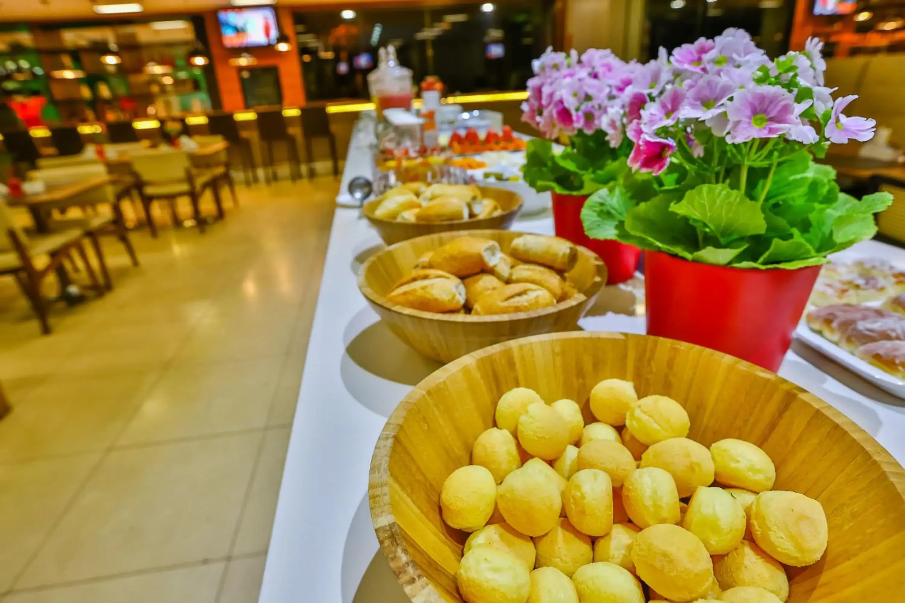 Food and drinks in SAN MARINO SUITES HOTEL By NOBILE Food and drinks in SAN MARINO SUITES HOTEL By NOBILE