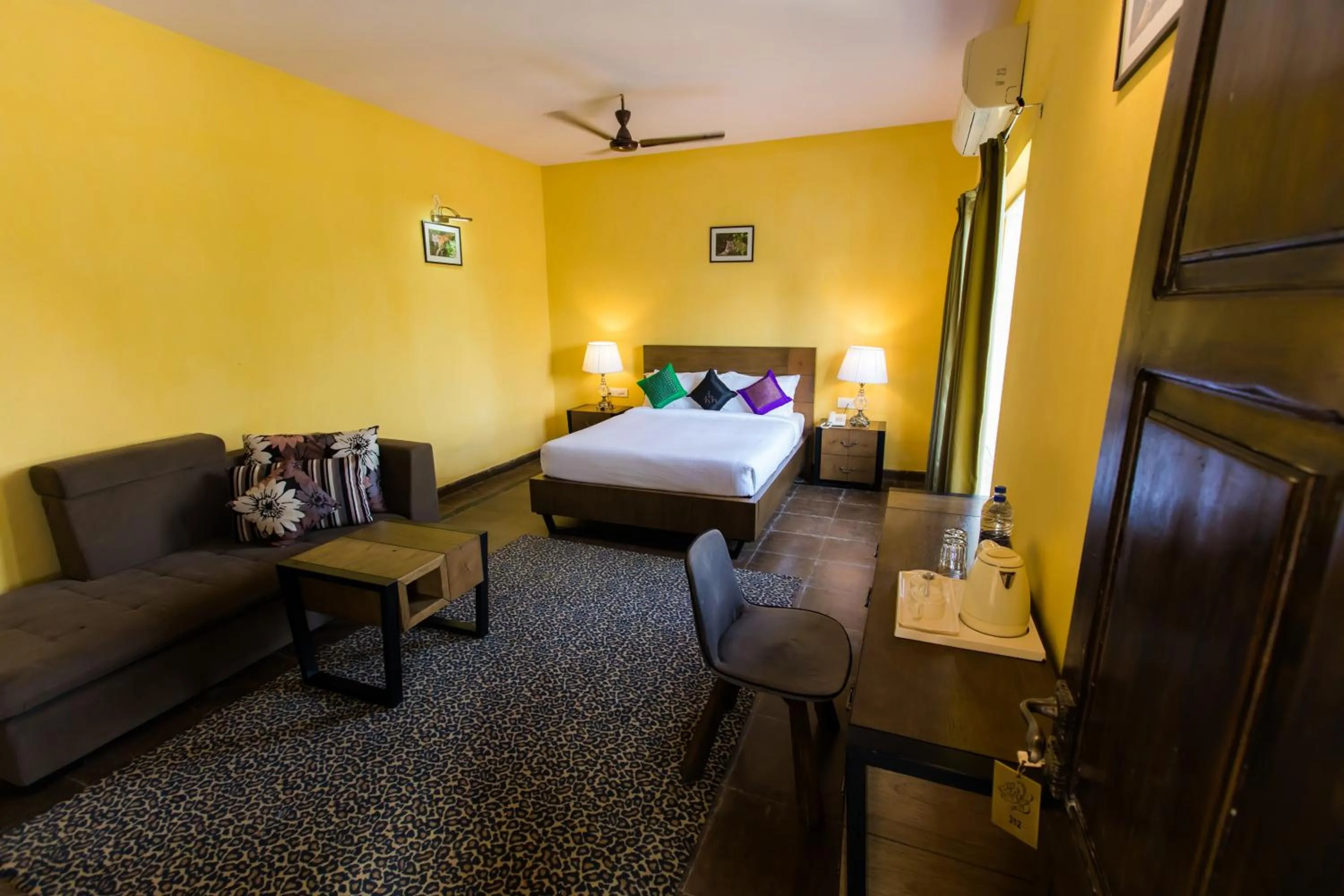 Bedroom, Bed in Tuli Veer Bagh Resort