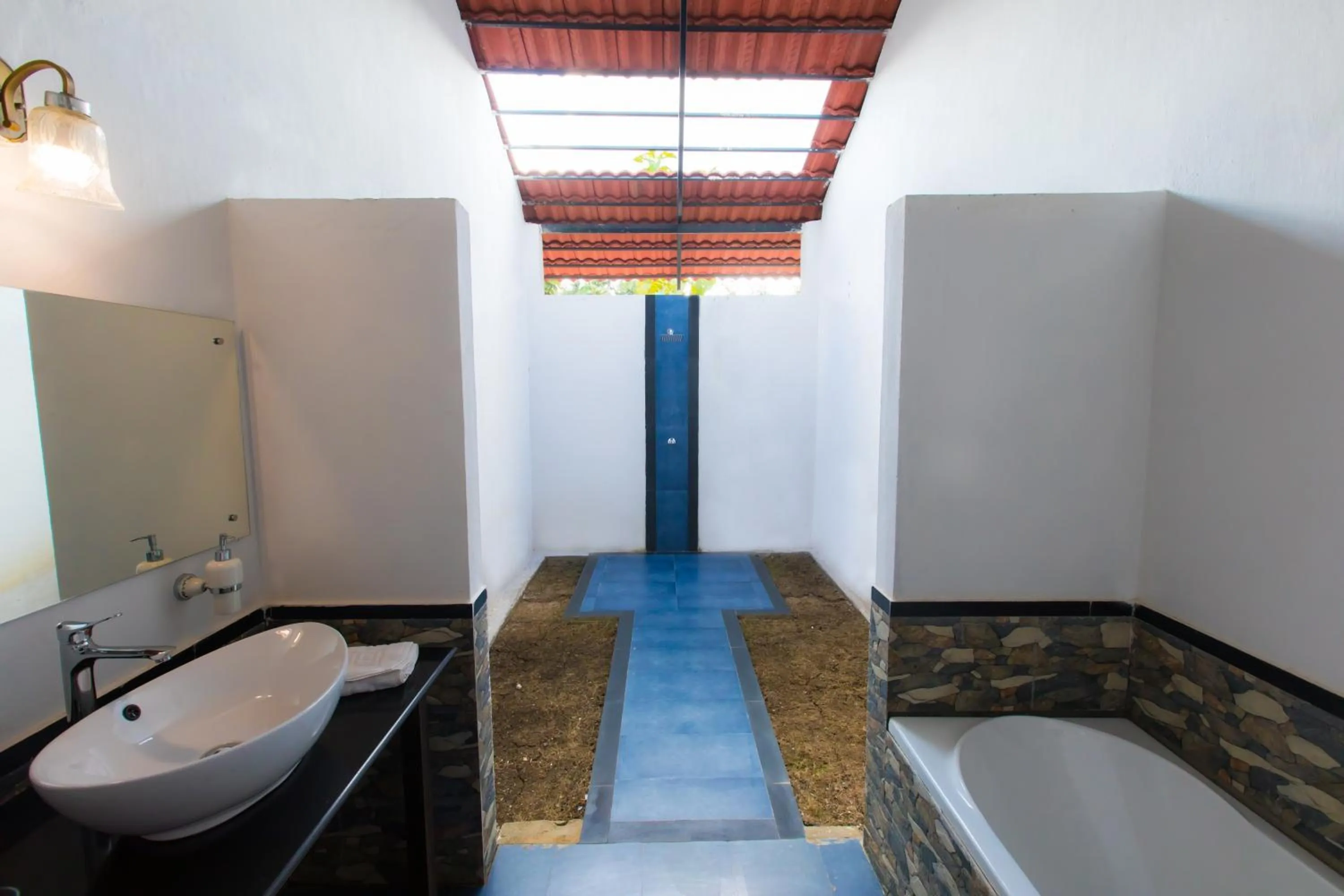 Bathroom in Tuli Veer Bagh Resort