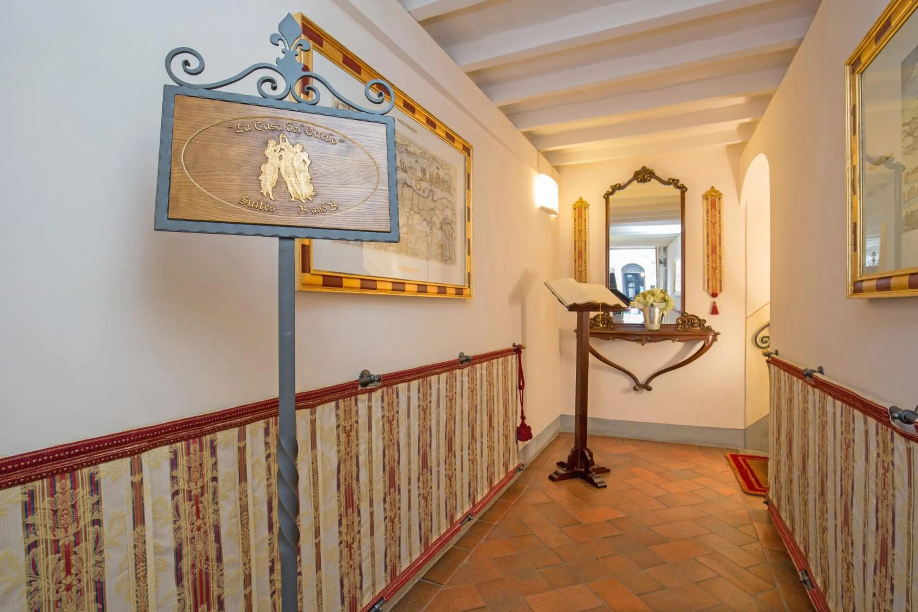 Nearby landmark in La Casa Del Garbo - Luxury Rooms & Suite