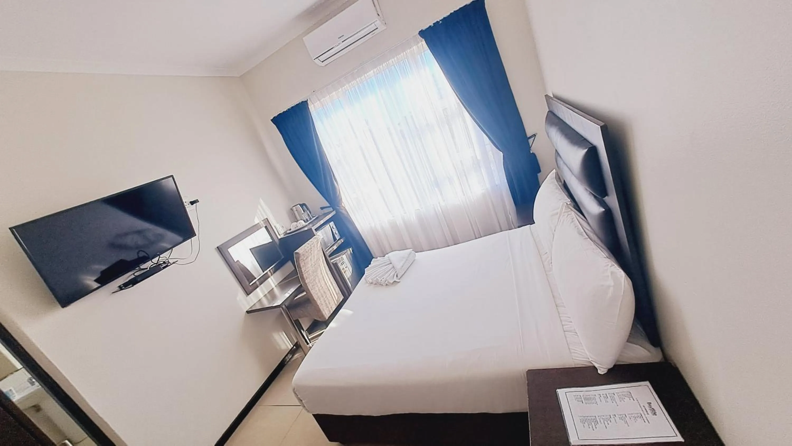 TV and multimedia, Bed in Bayside Hotel Empangeni