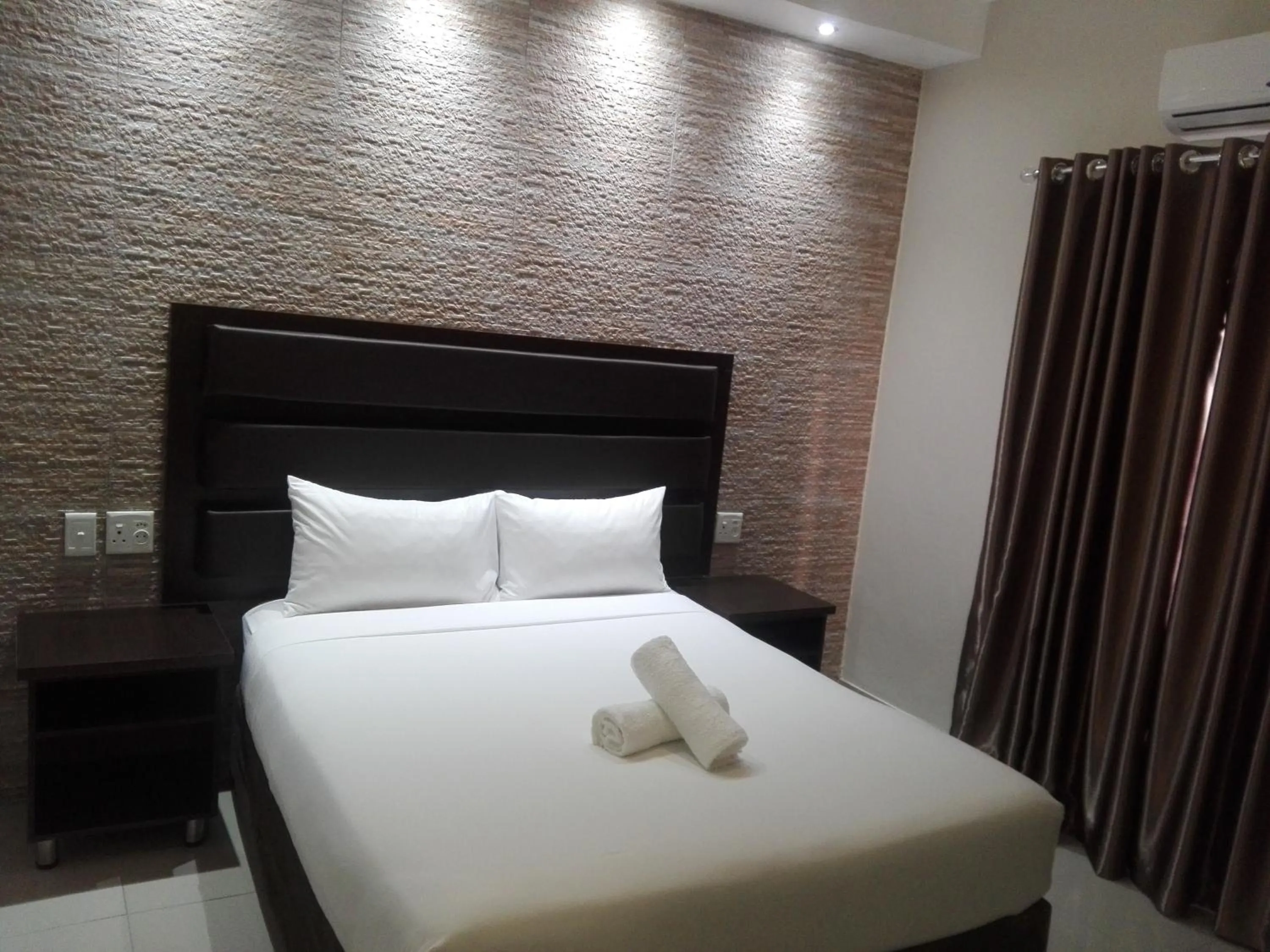 Bedroom, Bed in Bayside Hotel Empangeni