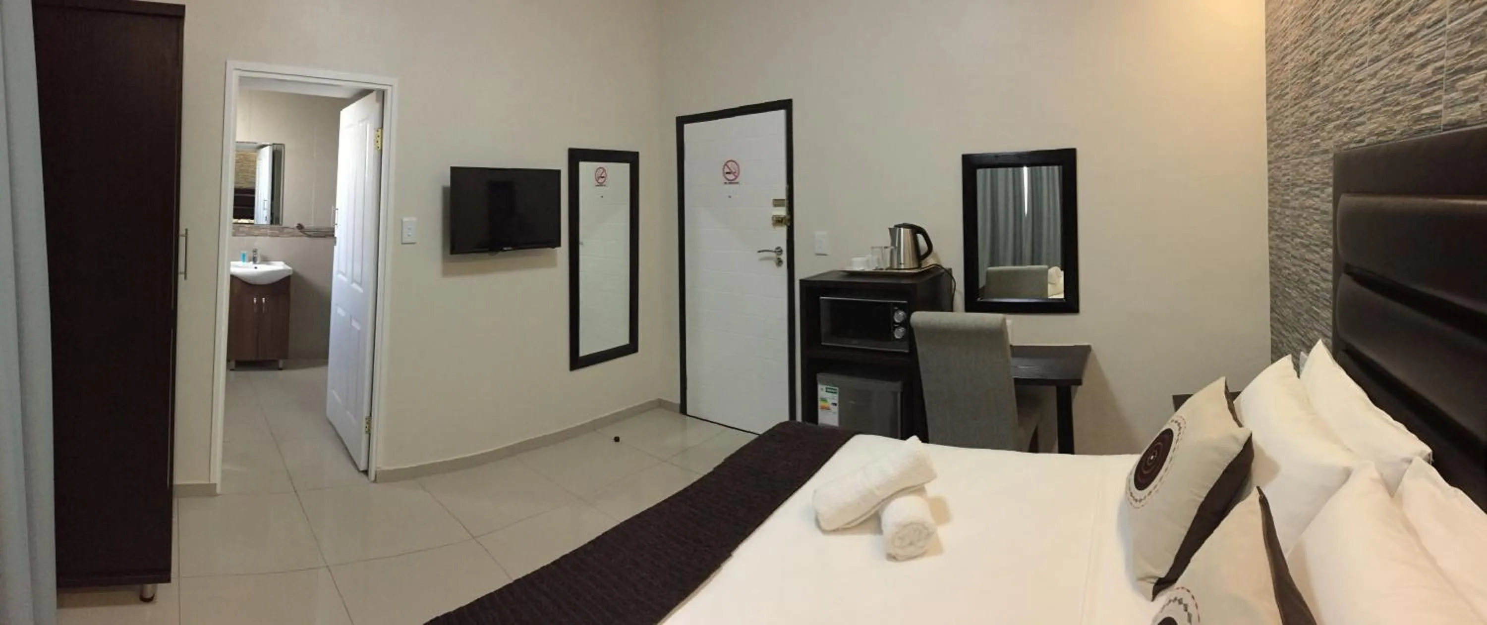 TV and multimedia, Bed in Bayside Hotel Empangeni