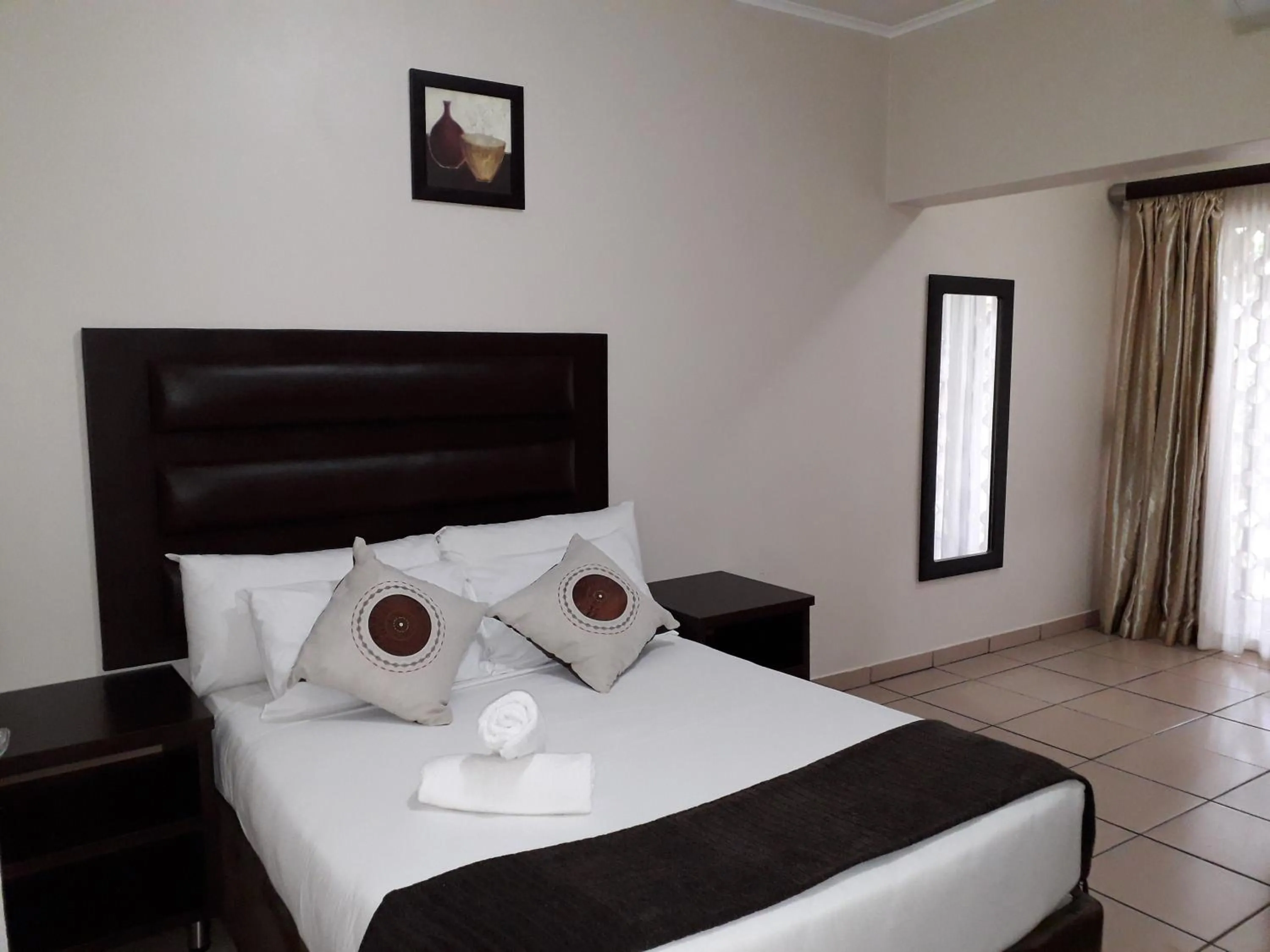 Bedroom, Bed in Bayside Hotel Empangeni