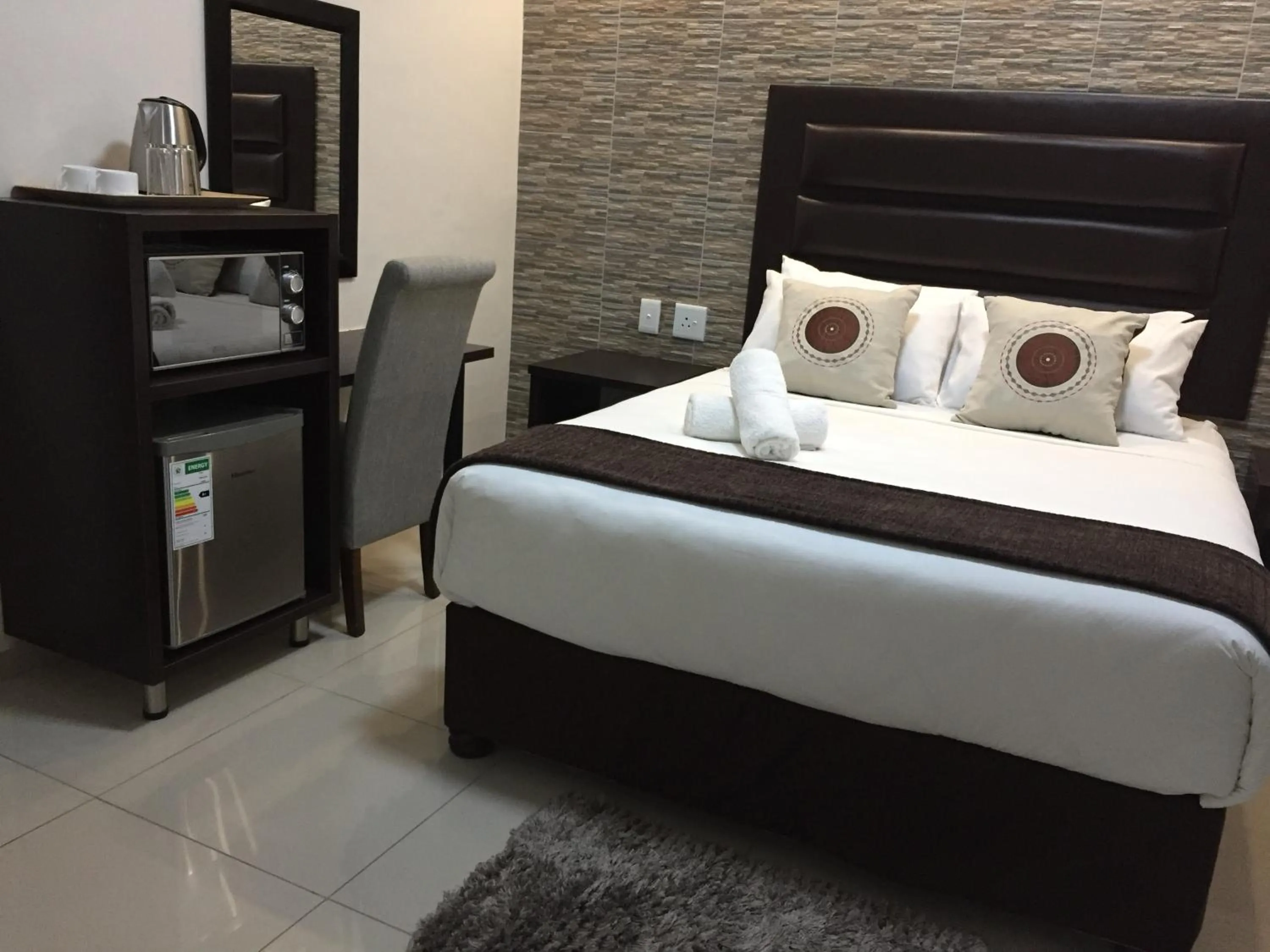 Coffee/tea facilities, Bed in Bayside Hotel Empangeni