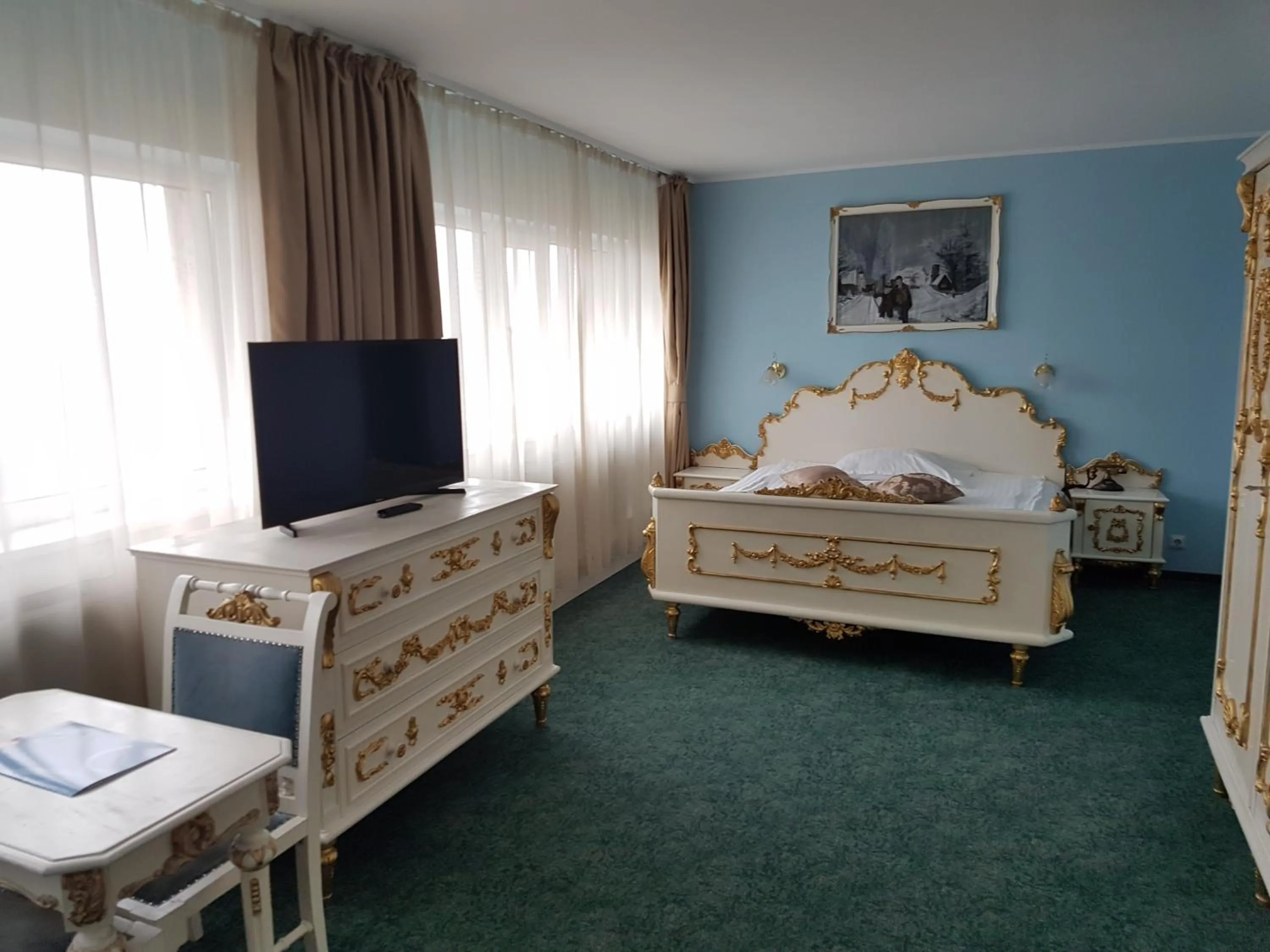 Photo of the whole room, Bed in Hotel Moldova