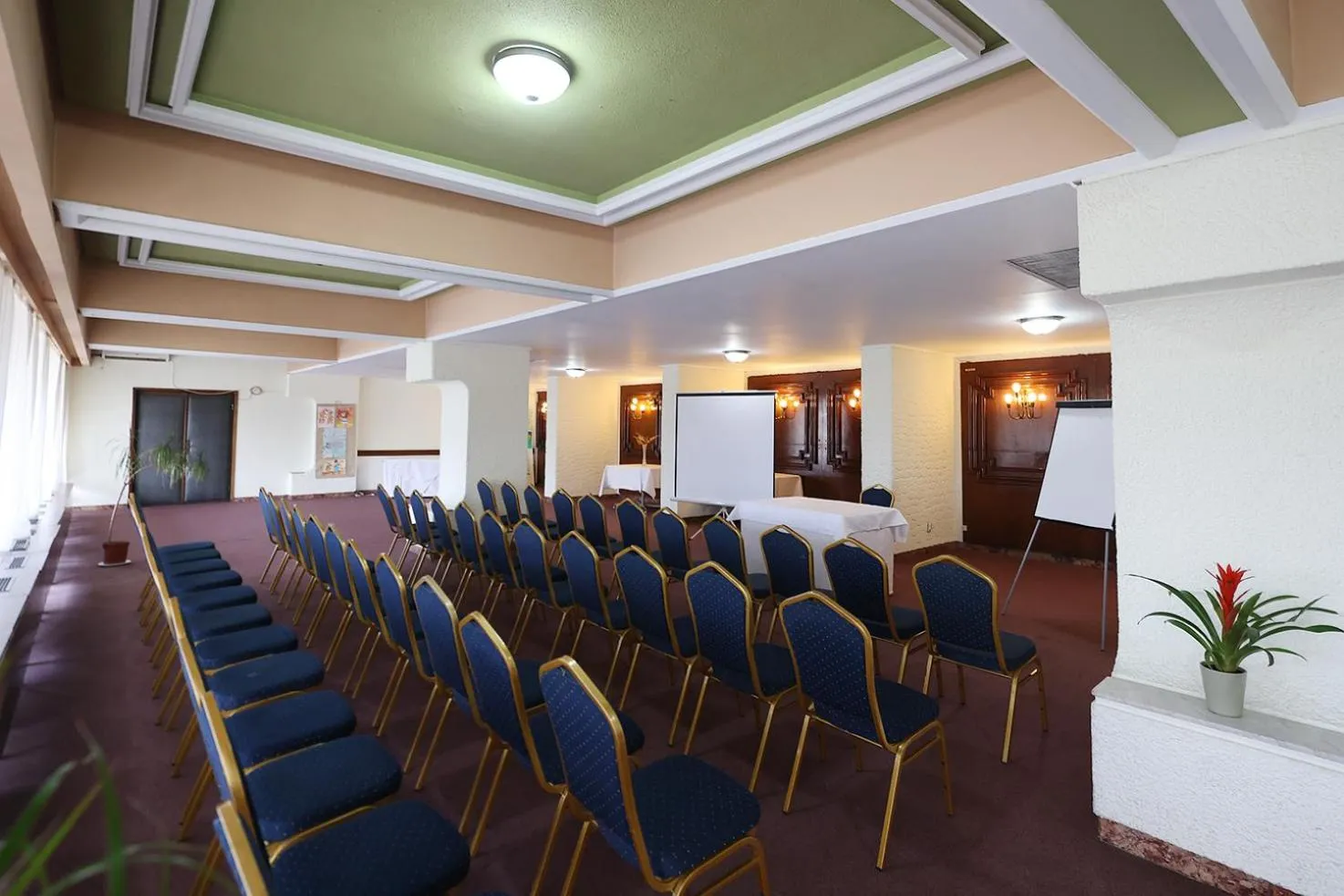 Meeting/conference room in Hotel Moldova