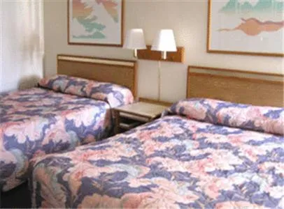 Decorative detail, Bed in Colorado River Value Inn