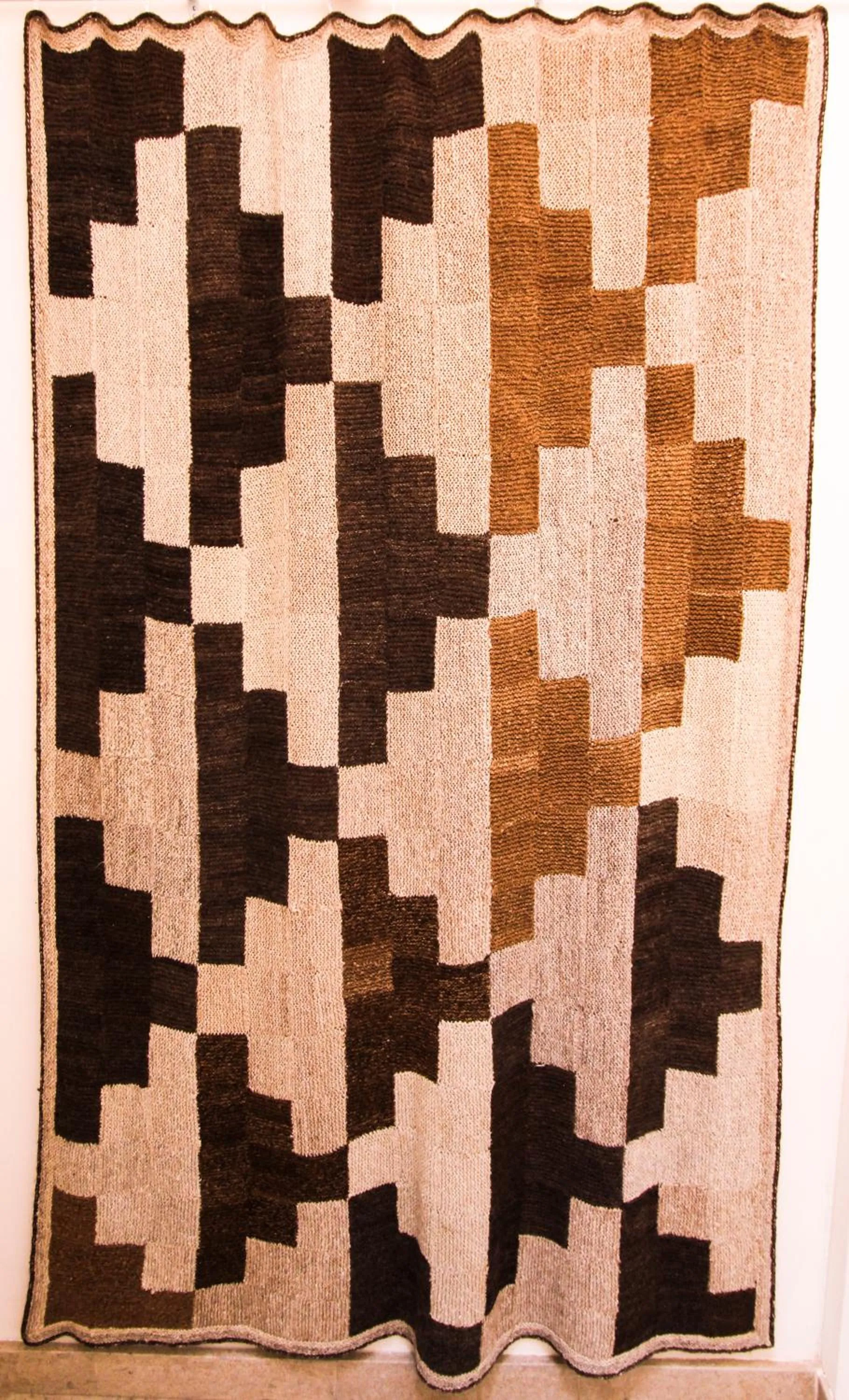 Decorative detail in Evora Inn