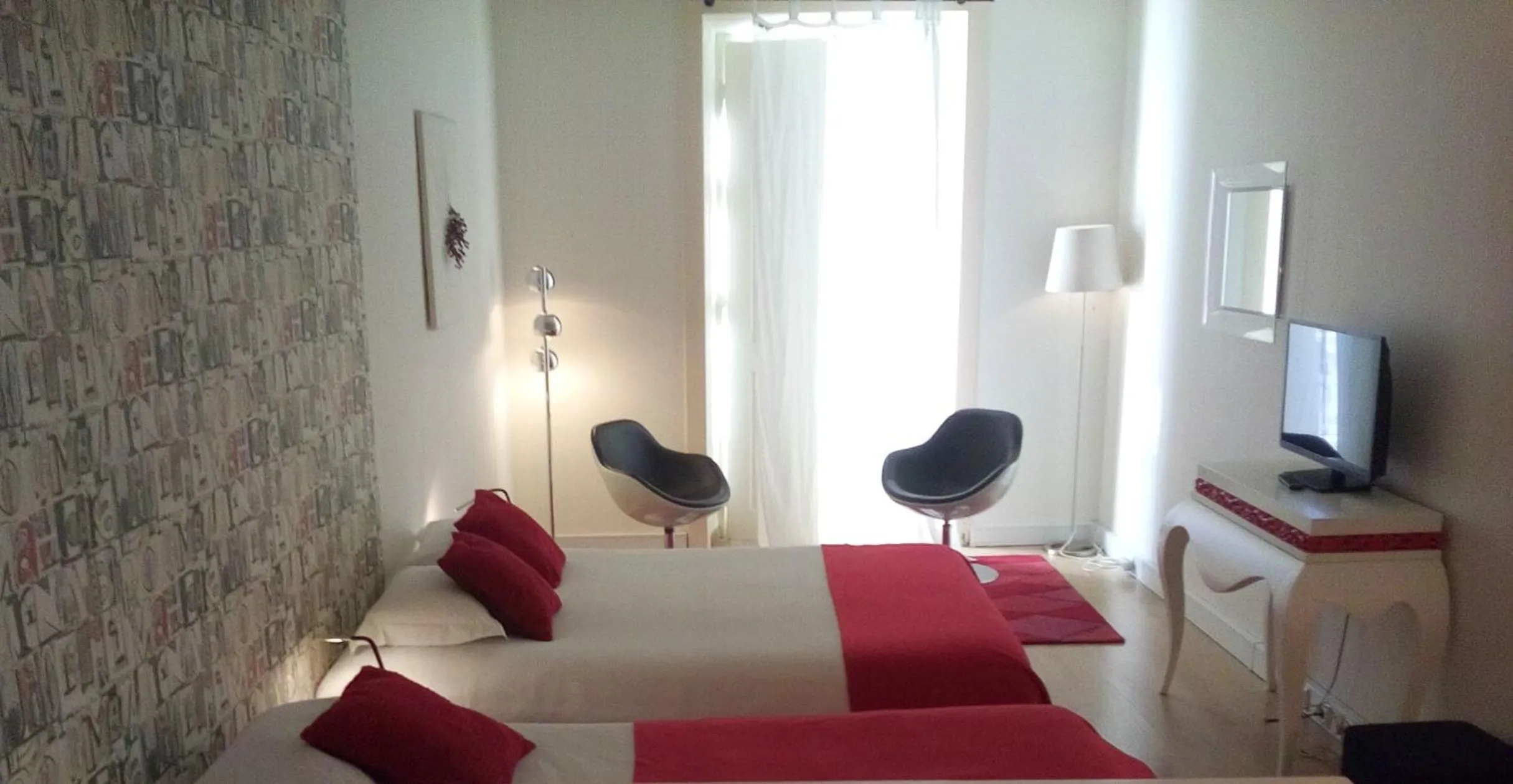 Bedroom in Evora Inn