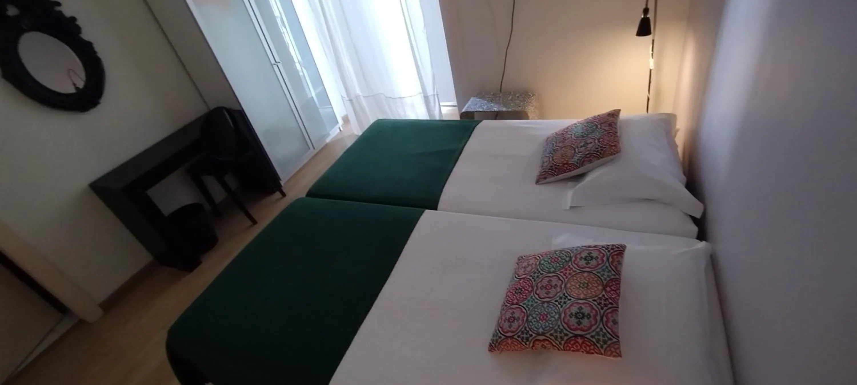 Bedroom, Bed in Evora Inn