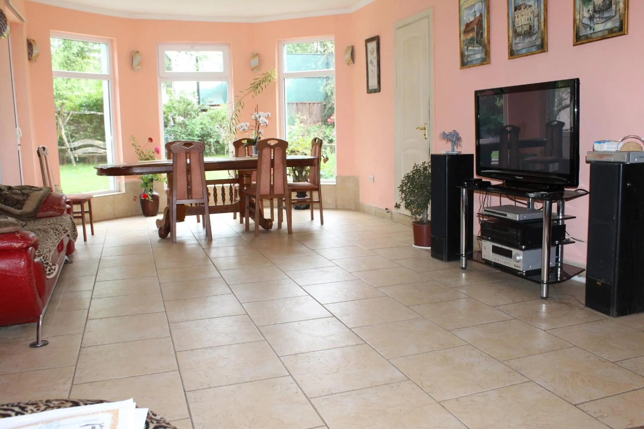 Living room in Nostalgia