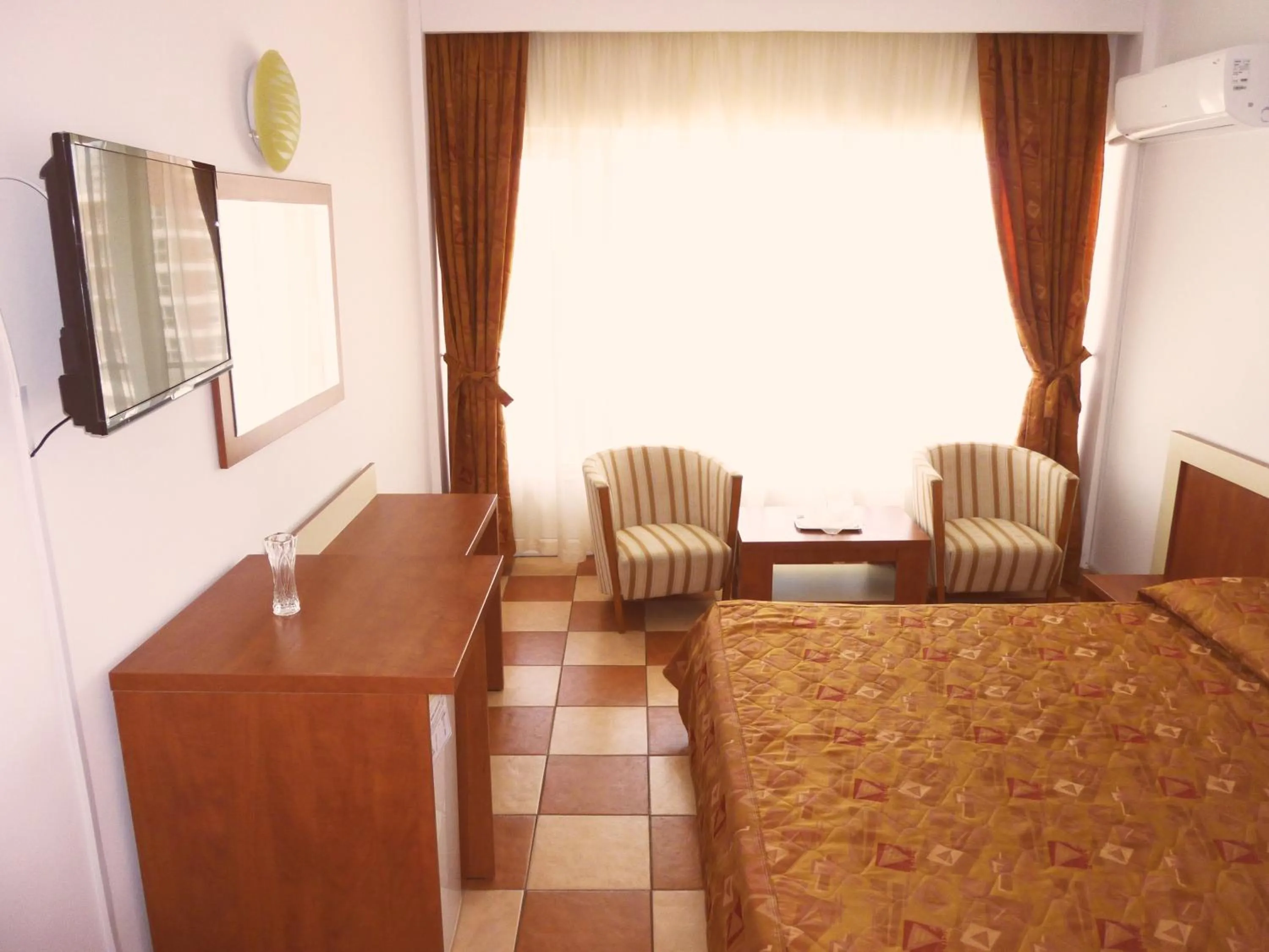 Bed in Hotel Orfeu
