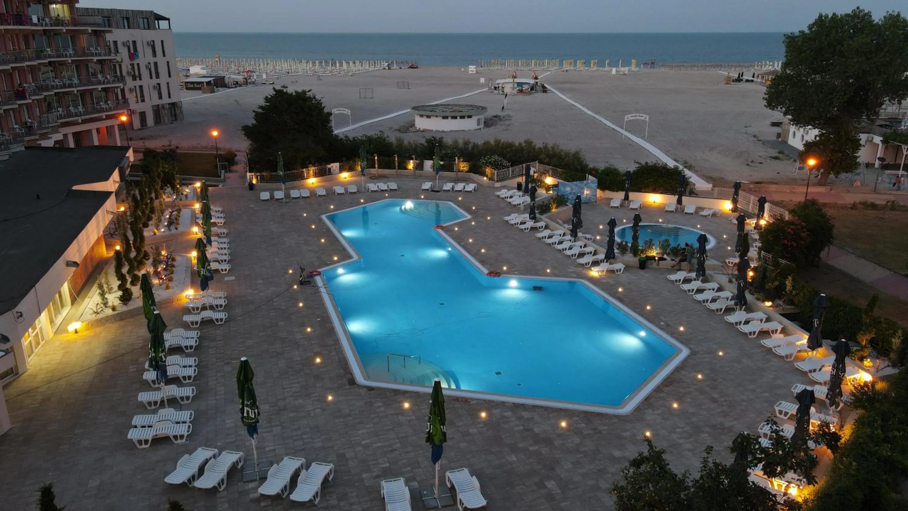 Swimming pool in Hotel Orfeu