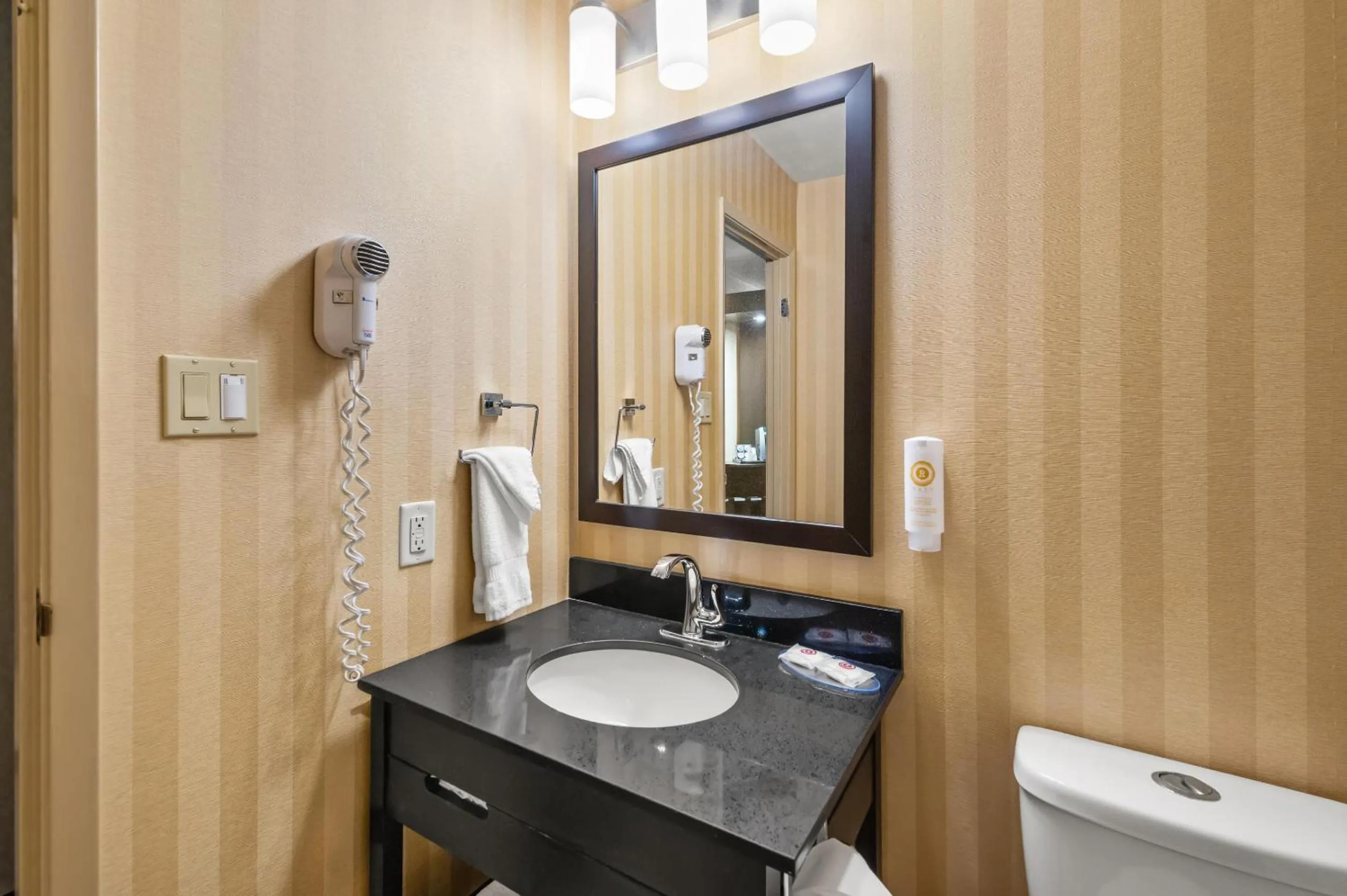 Bedroom in Comfort Inn