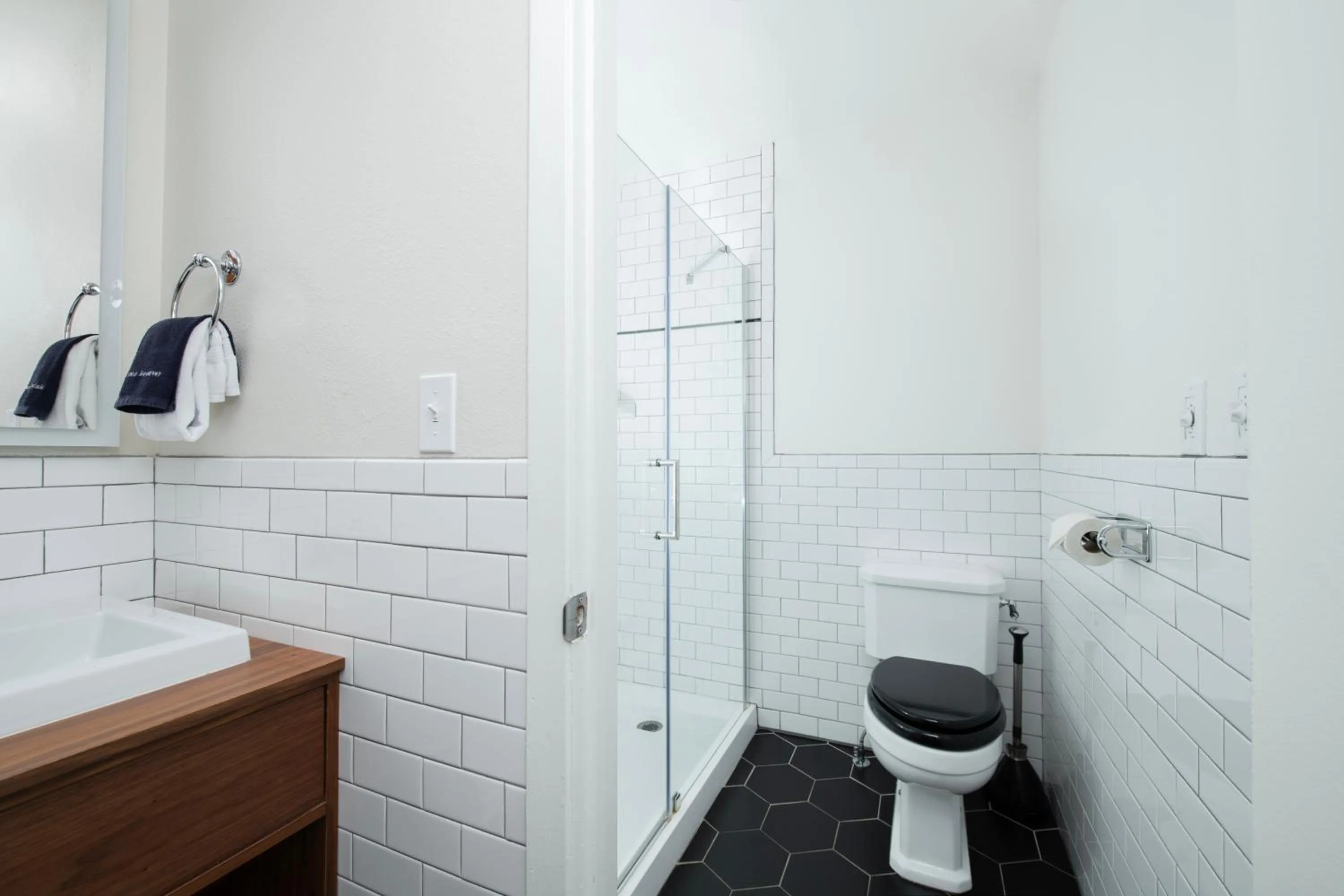 Bathroom in Sapphire Motel Midtown Bozeman