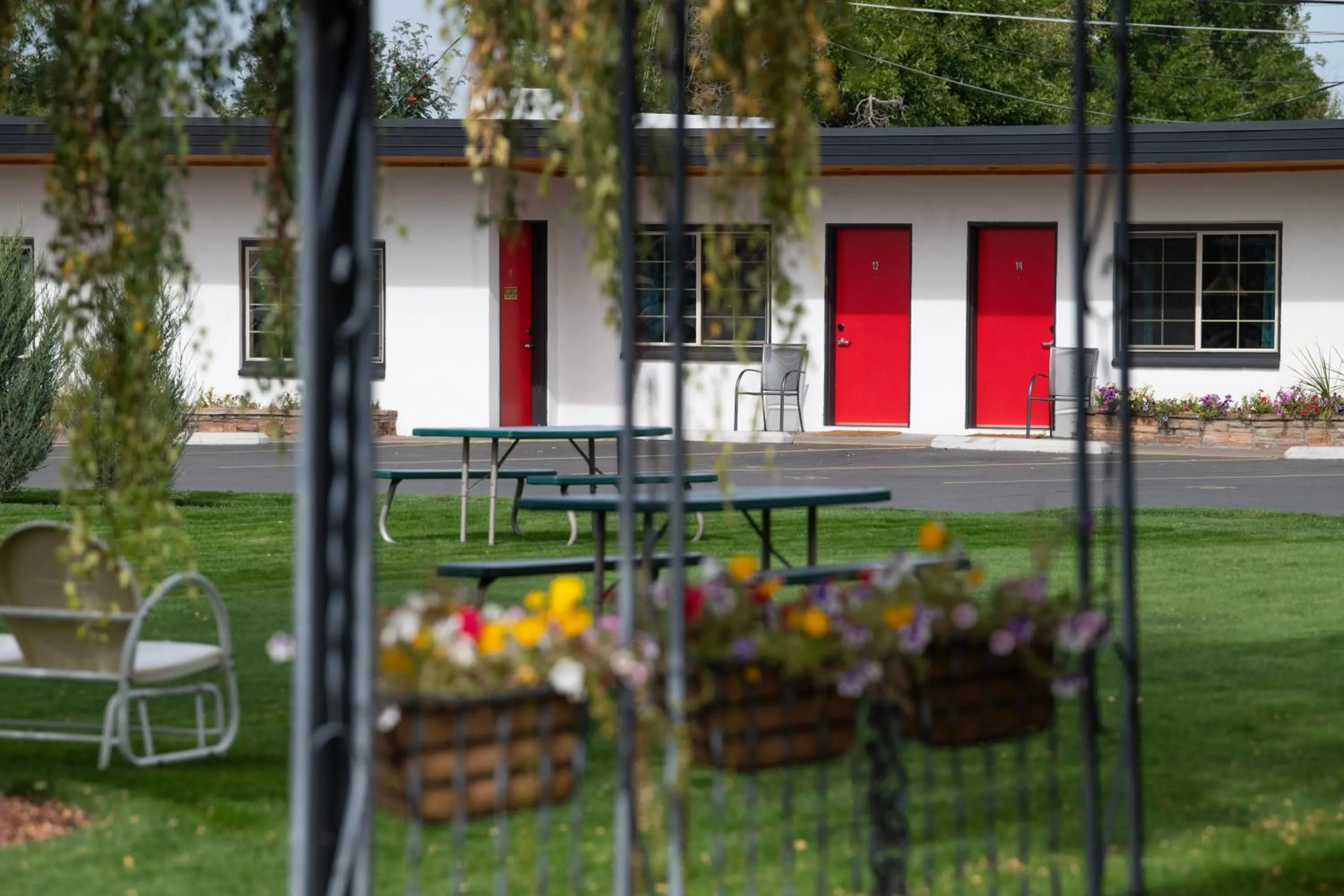 Property building in Sapphire Motel Midtown Bozeman