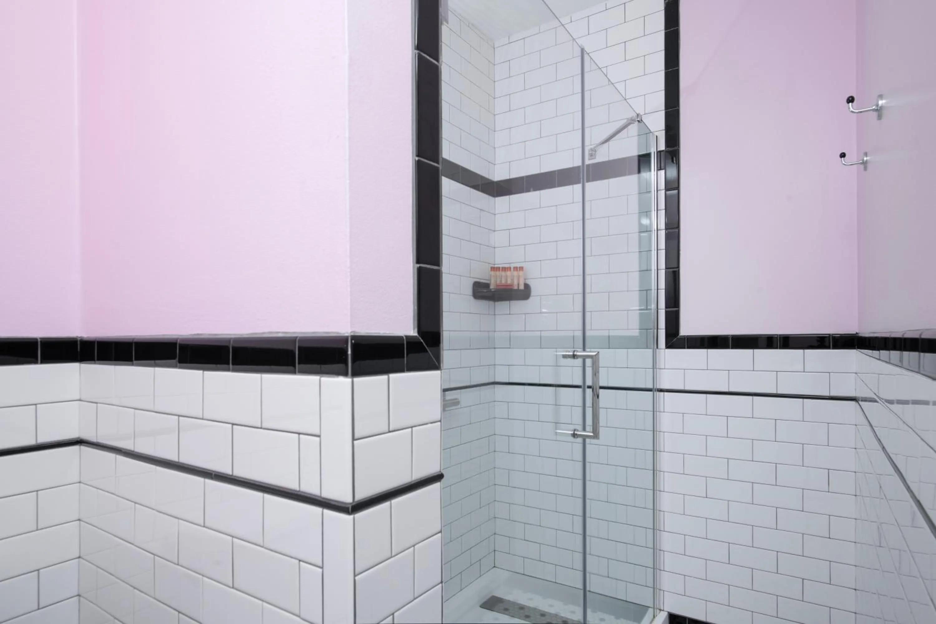 Shower in Sapphire Motel Midtown Bozeman