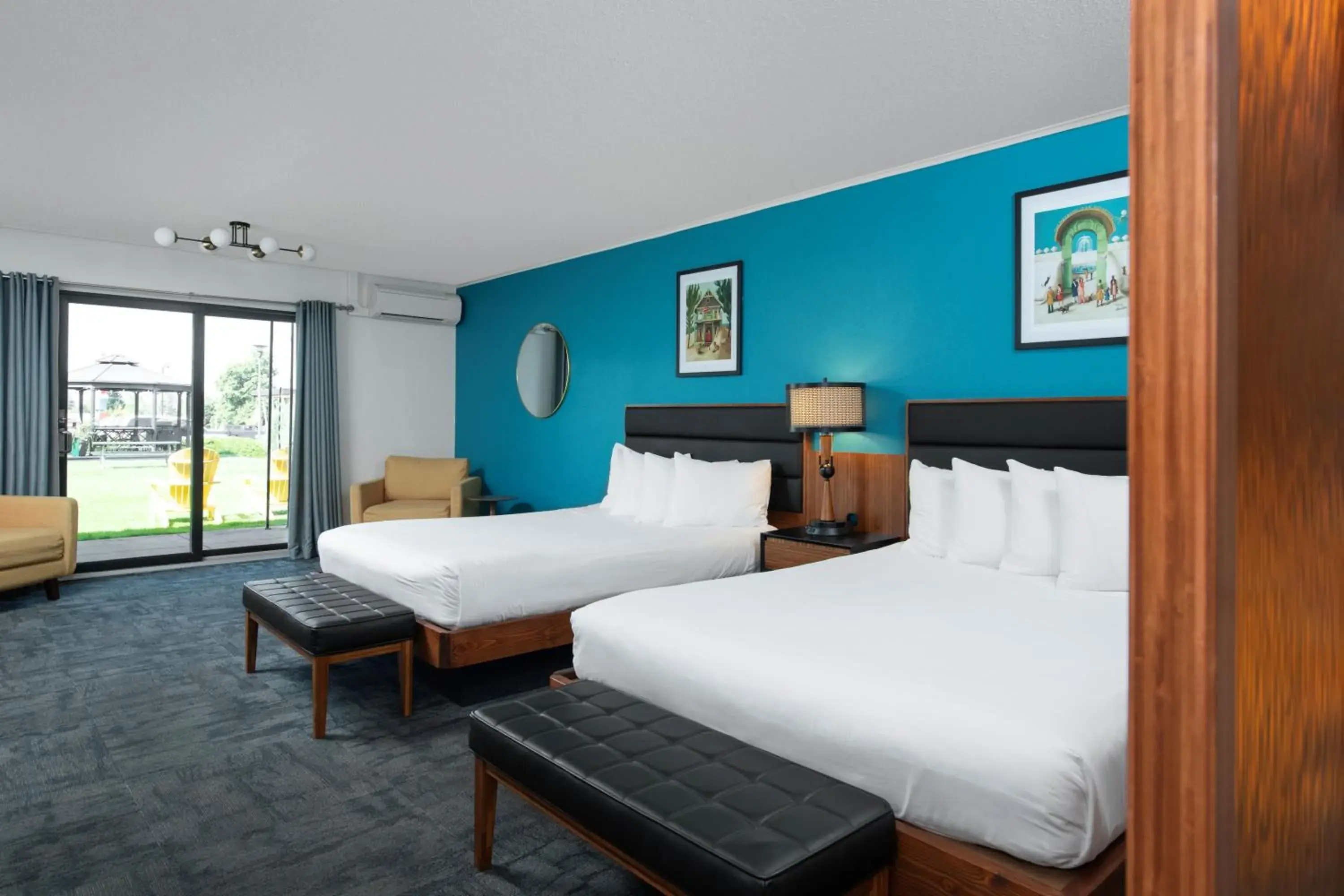 Deluxe Queen Room in Sapphire Motel Midtown Bozeman Deluxe Queen Room in Sapphire Motel Midtown Bozeman