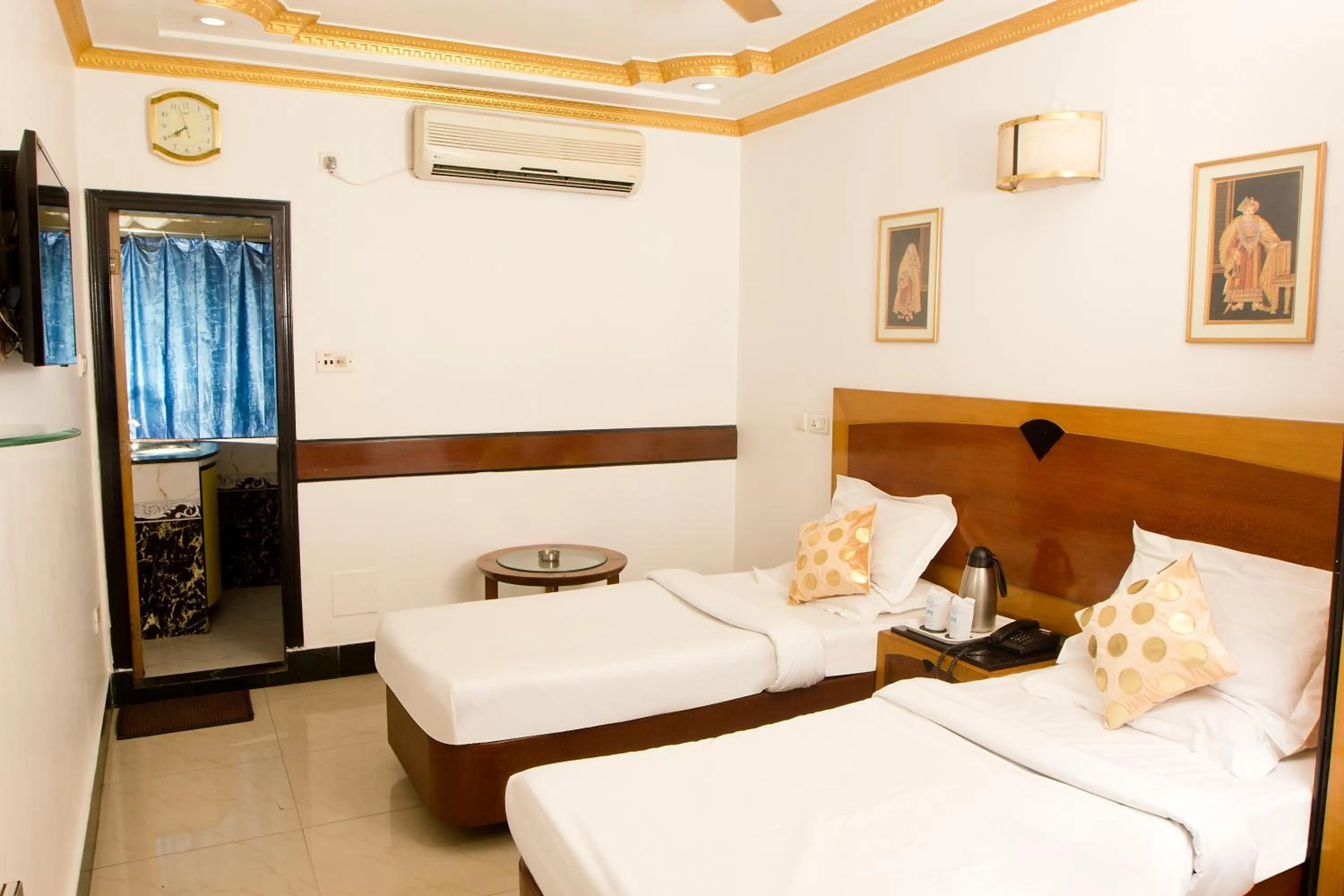 Bed in Hotel White House