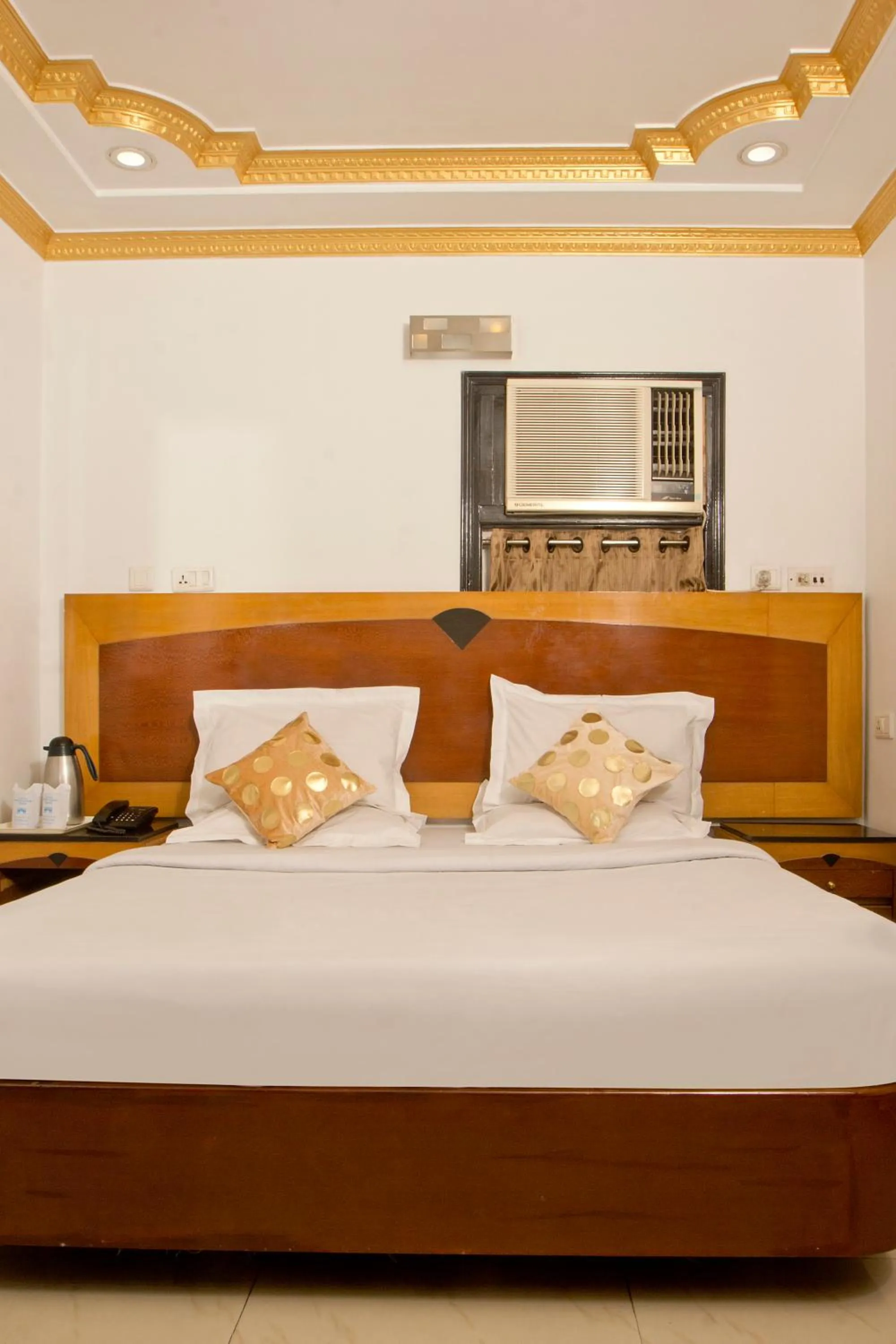 Bed in Hotel White House