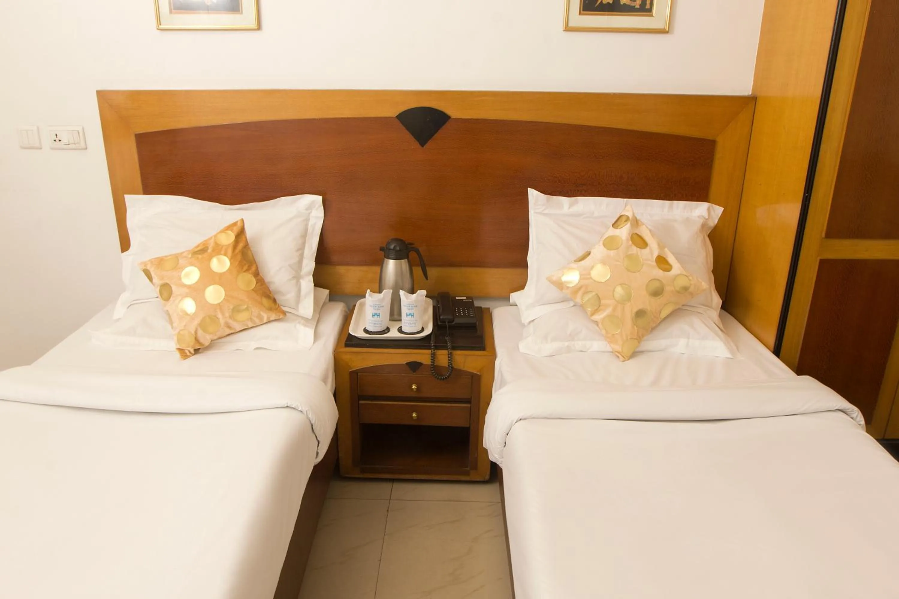 Bedroom, Bed in Hotel White House