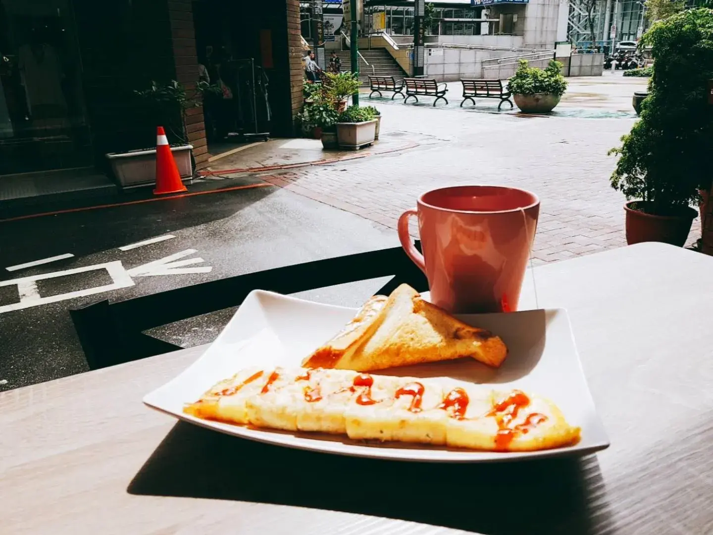 Breakfast in Old Door Hostel