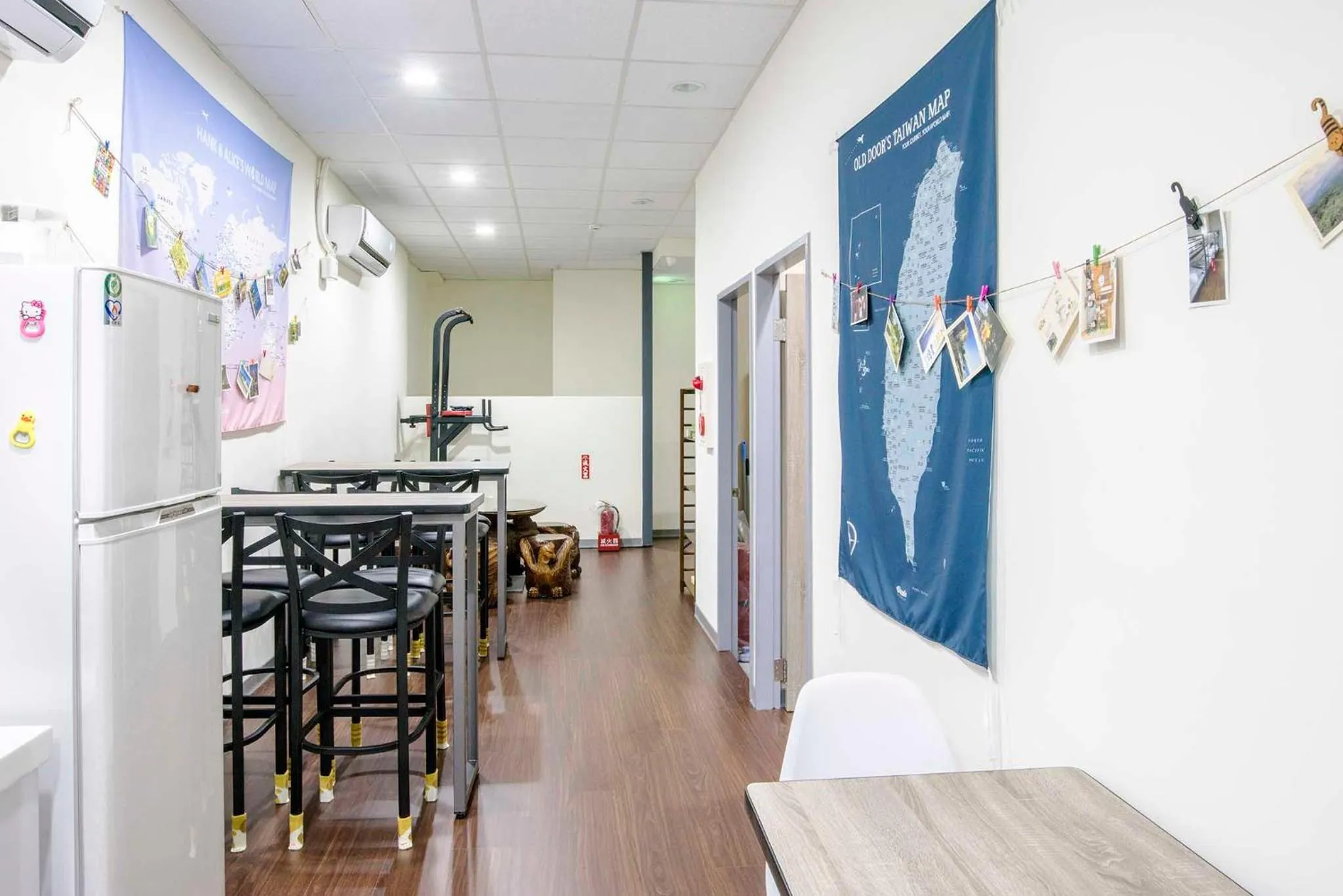 Kitchen or kitchenette in Old Door Hostel & Bar