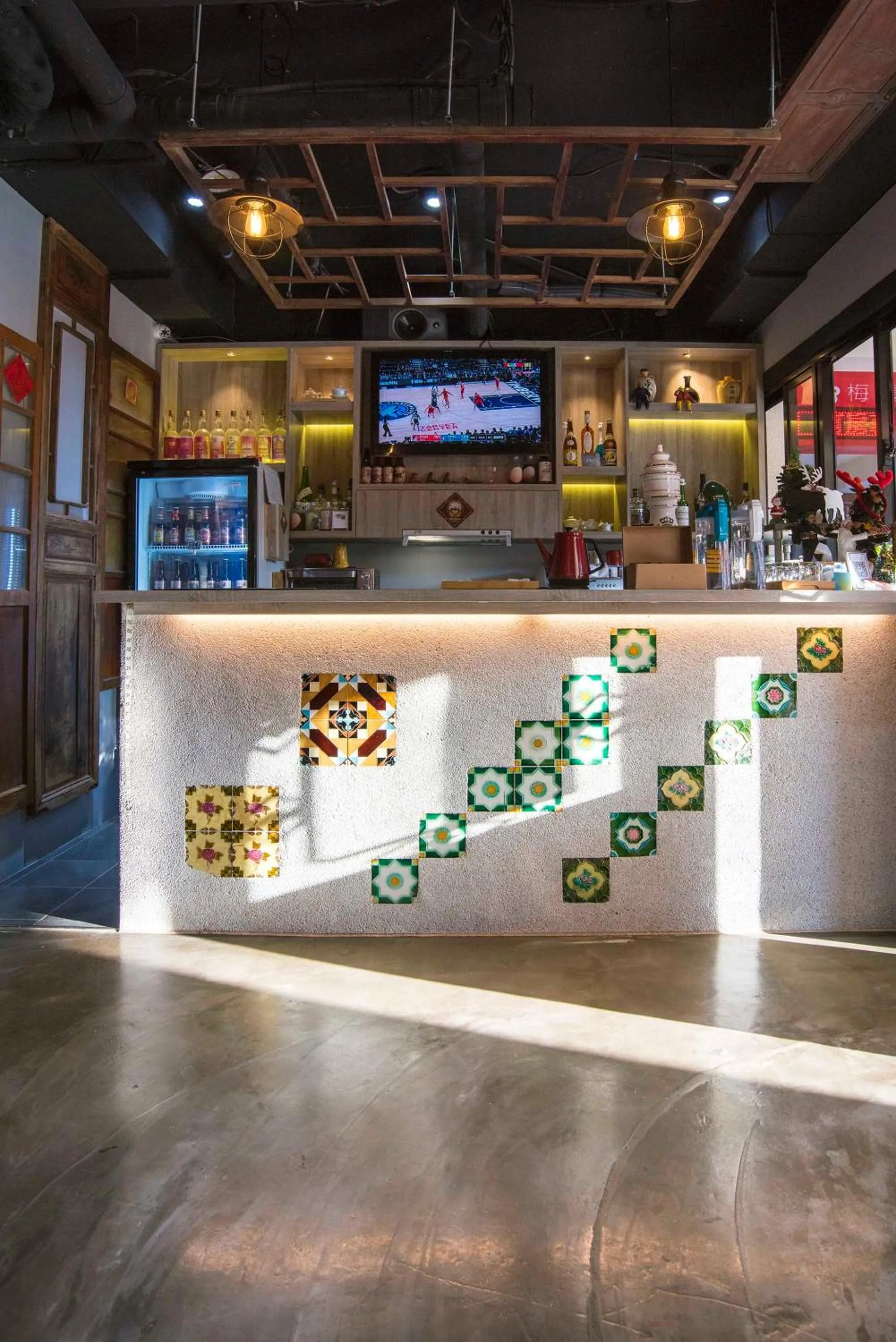 Lounge or bar in Old Door Hostel & Bar