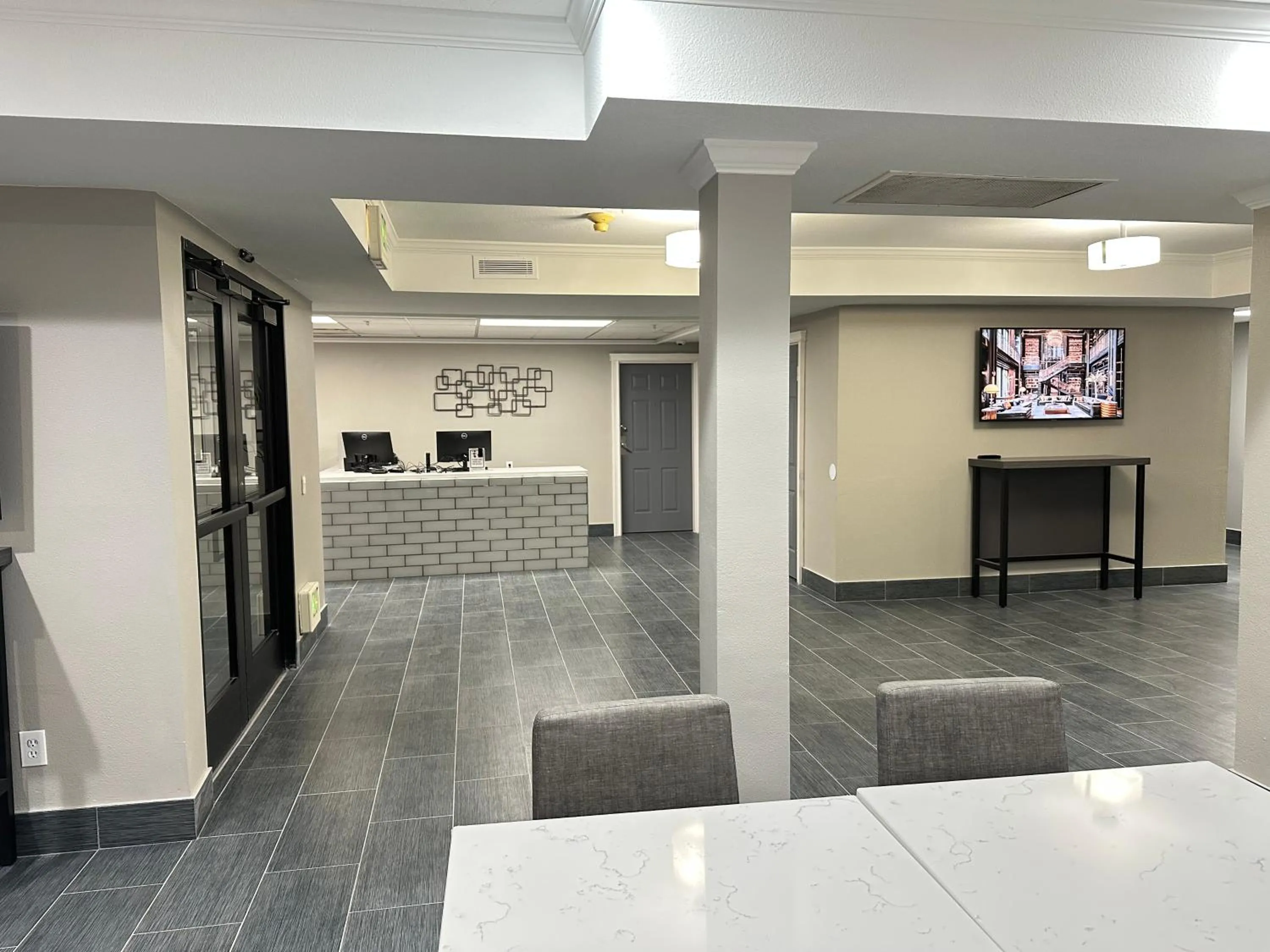Seating area in Quality Inn Carlin