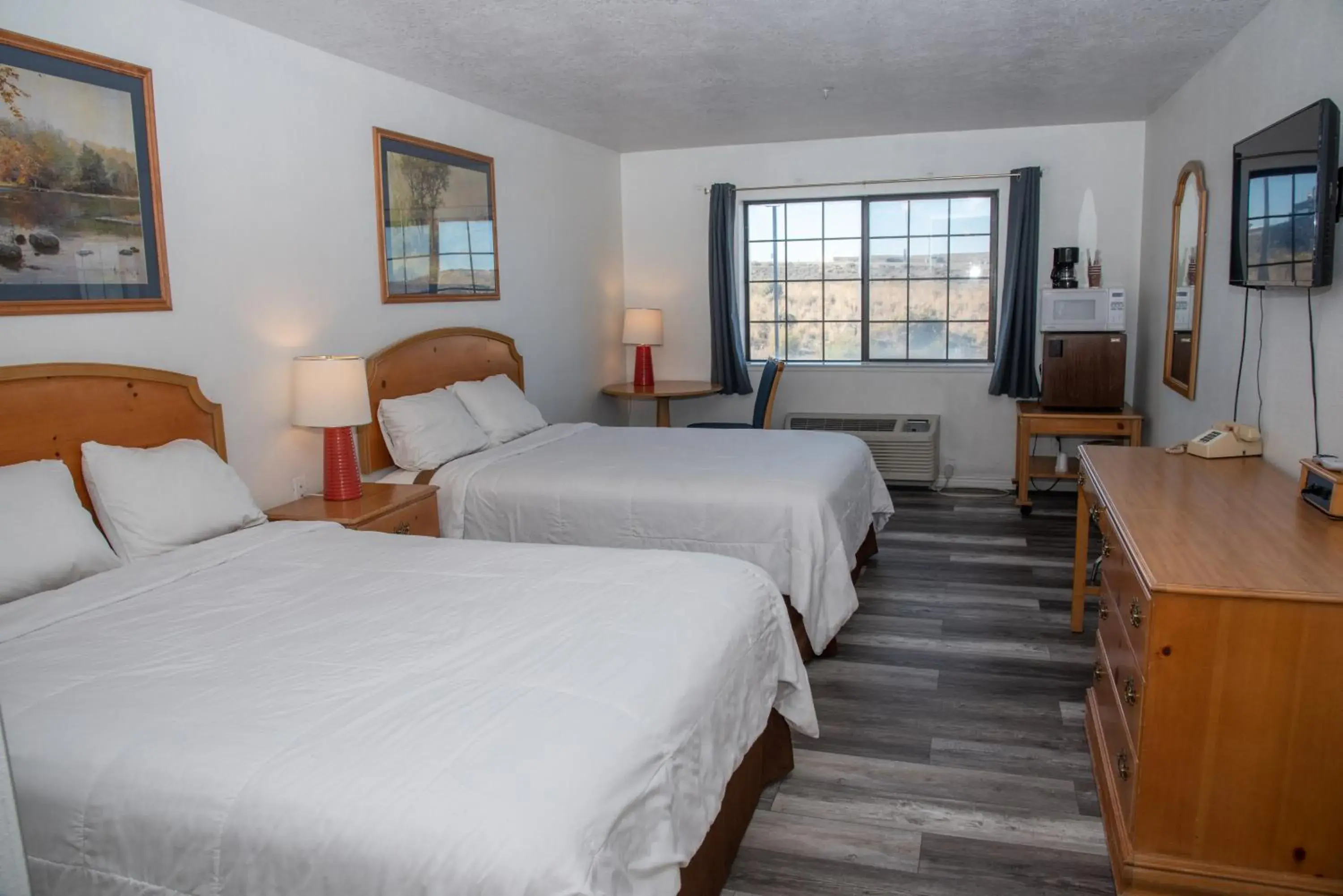Queen Room with Two Queen Beds in Traveler's Inn Carlin NV near Elko Queen Room with Two Queen Beds in Traveler's Inn Carlin NV near Elko