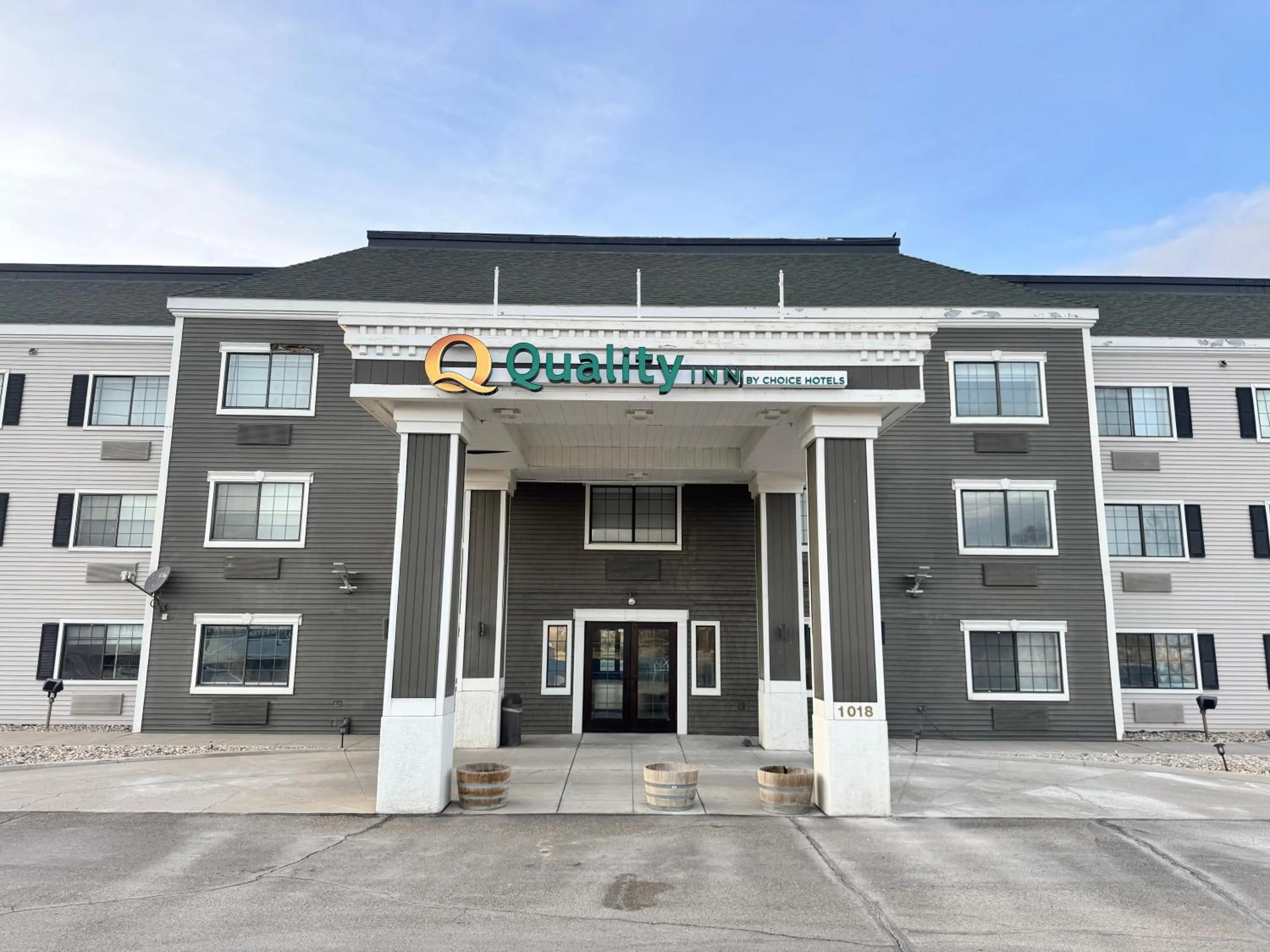 Property building in Quality Inn Carlin