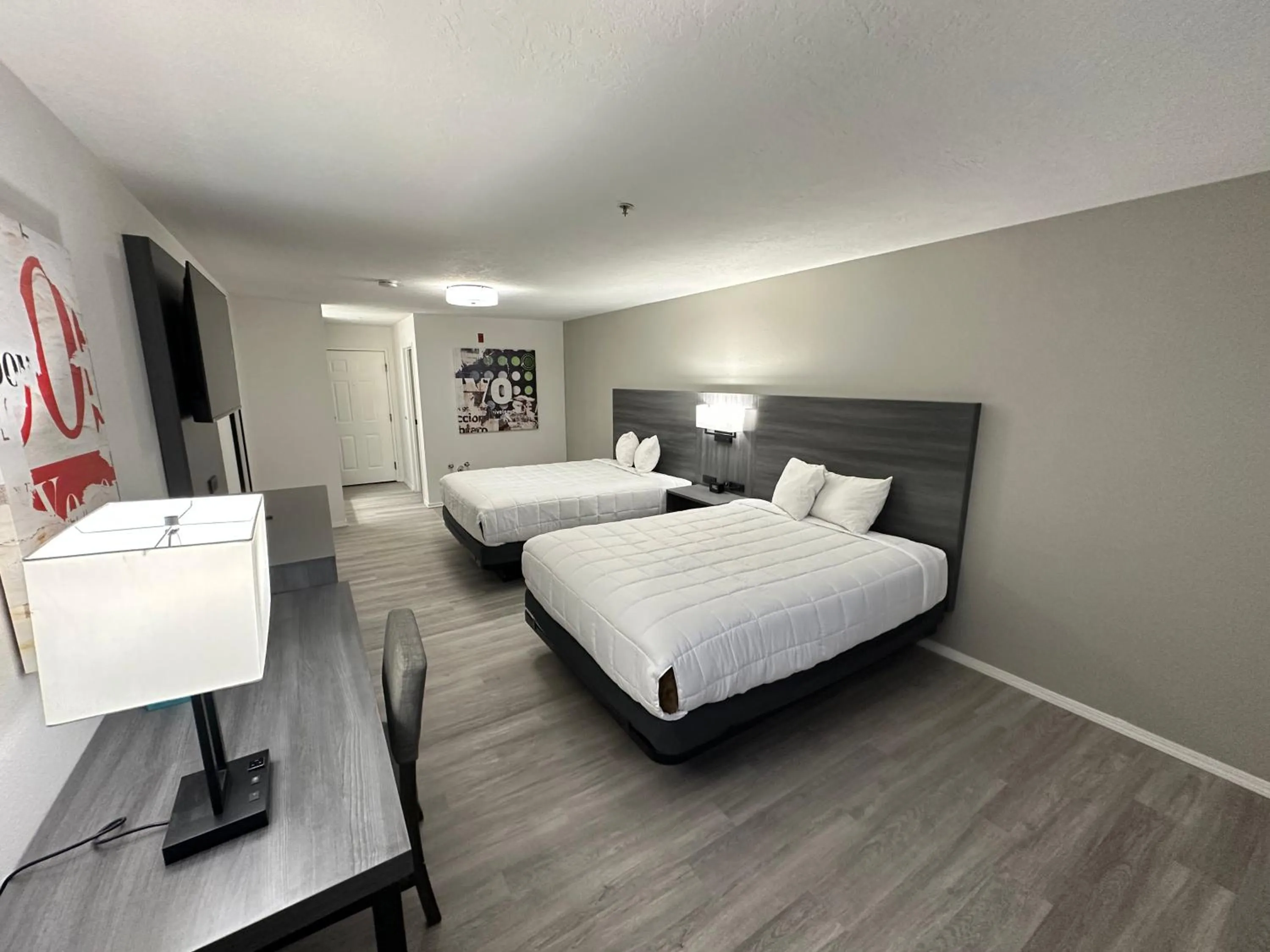 Bed in Quality Inn Carlin