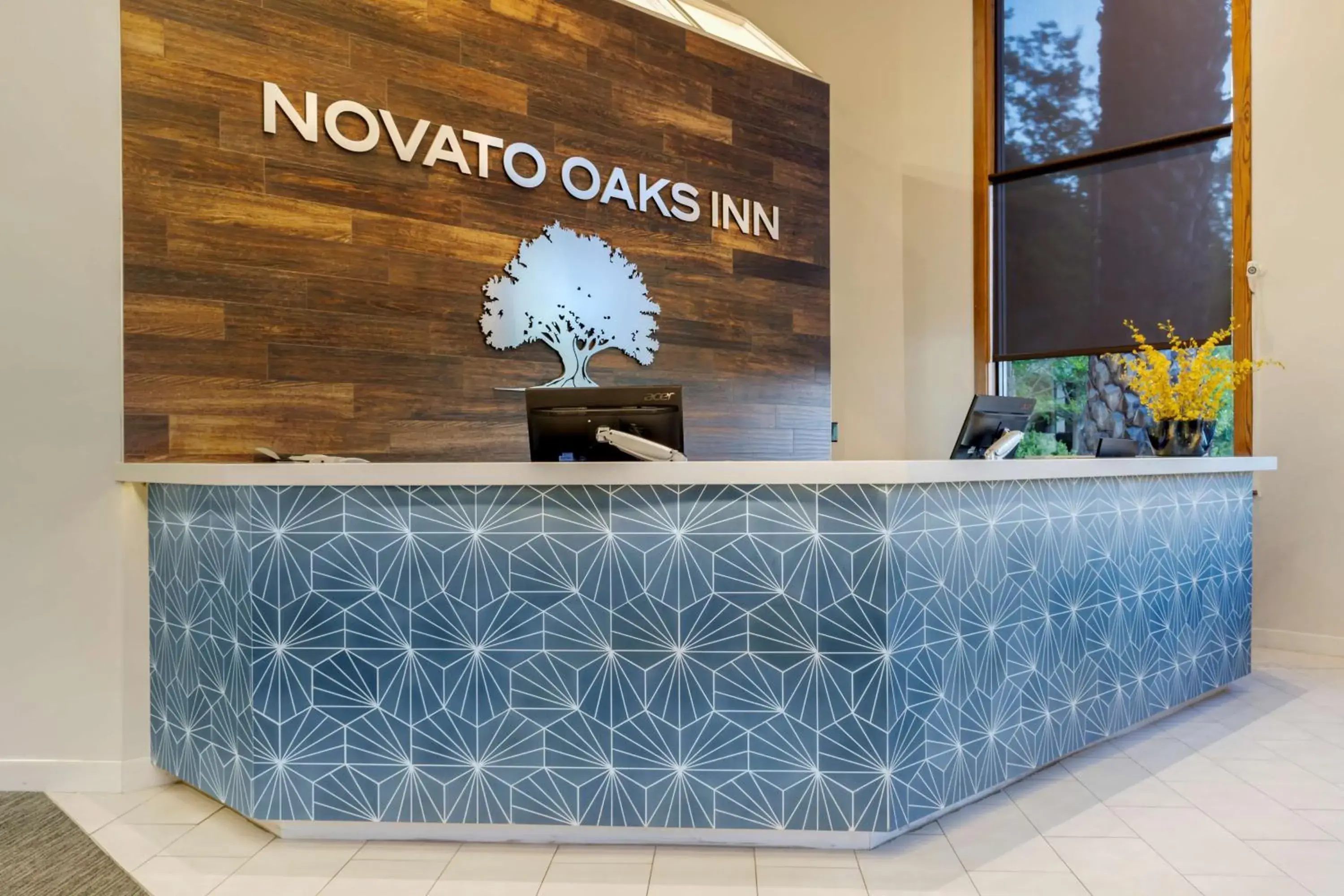 Lobby or reception in Best Western Plus Novato Oaks Inn Lobby or reception in Best Western Plus Novato Oaks Inn