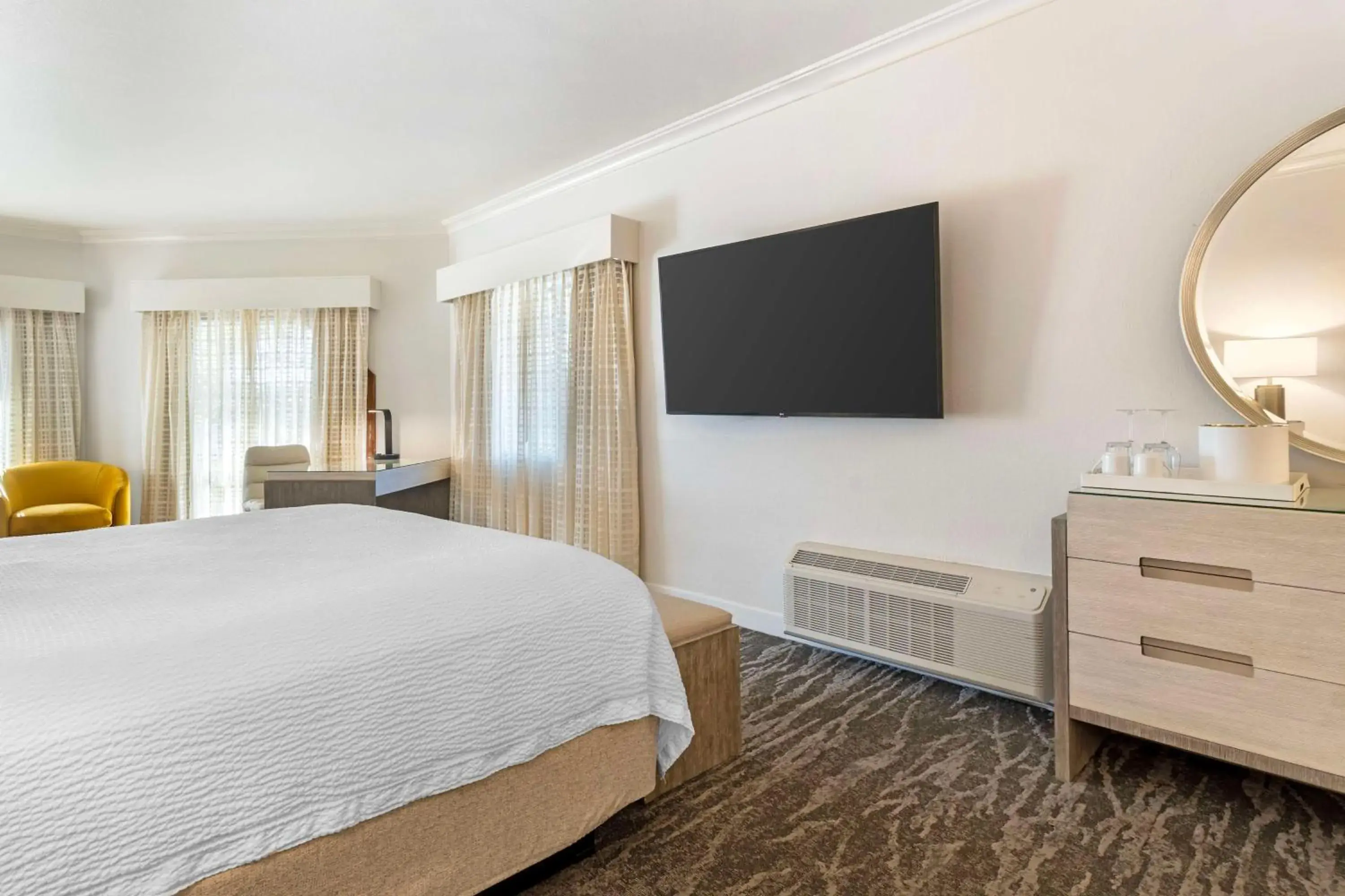 Bedroom, Bed in Best Western Plus Novato Oaks Inn Bedroom, Bed in Best Western Plus Novato Oaks Inn