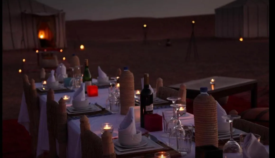 Restaurant/places to eat in Karim Sahara Prestige