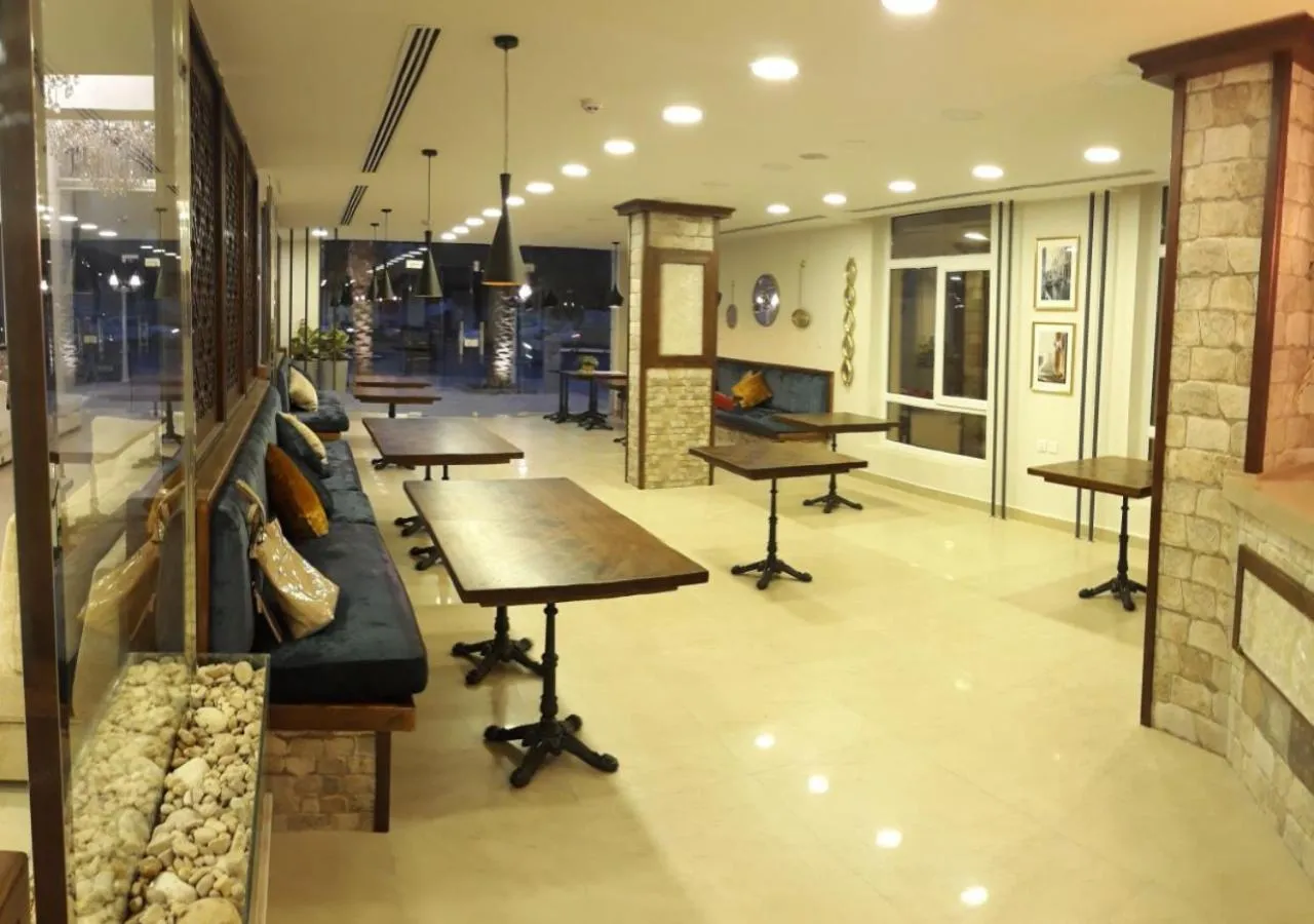 Restaurant/places to eat in The Seventh Star Hotel Suites