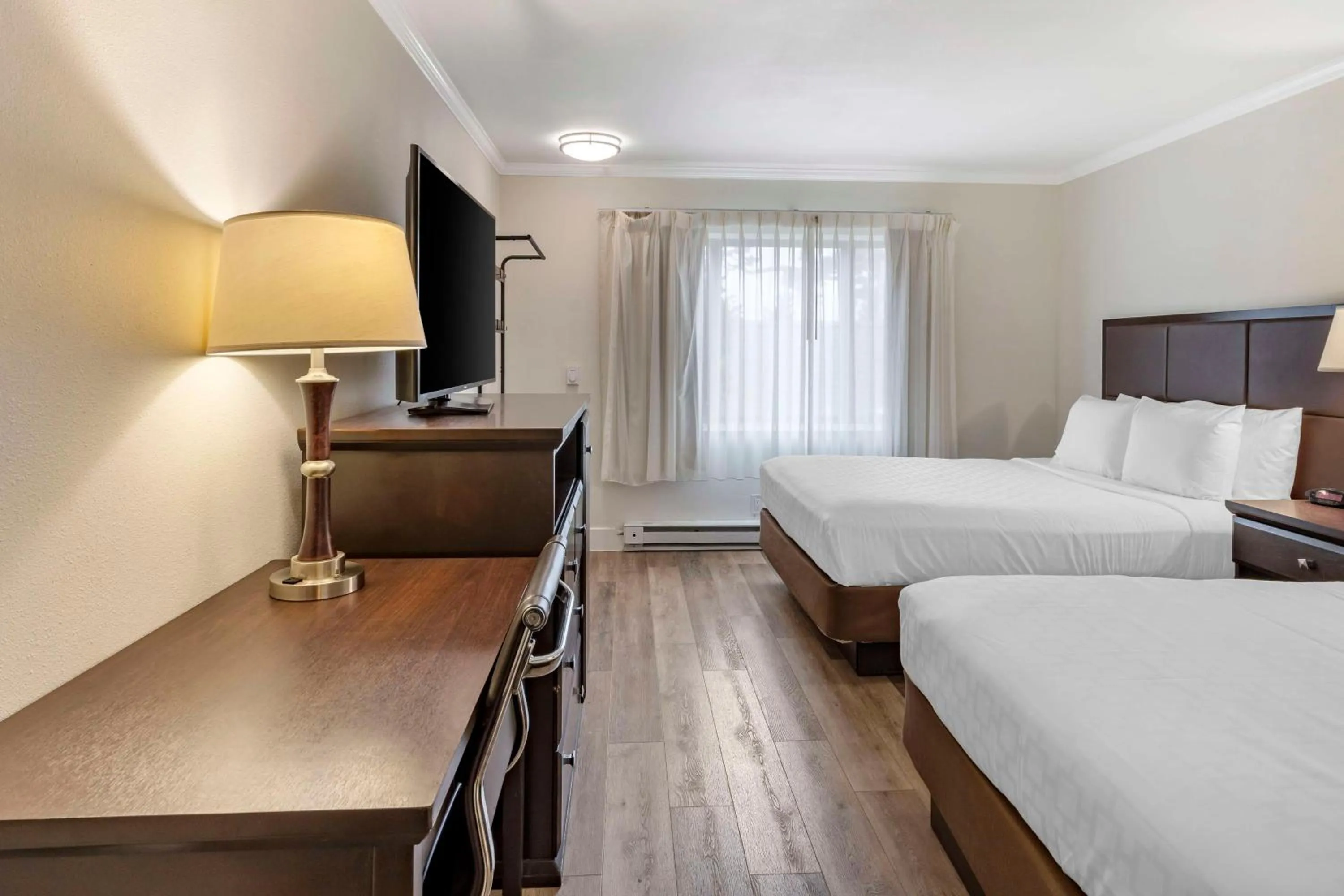 Bedroom, Bed in Best Western Carmel's Town House Lodge