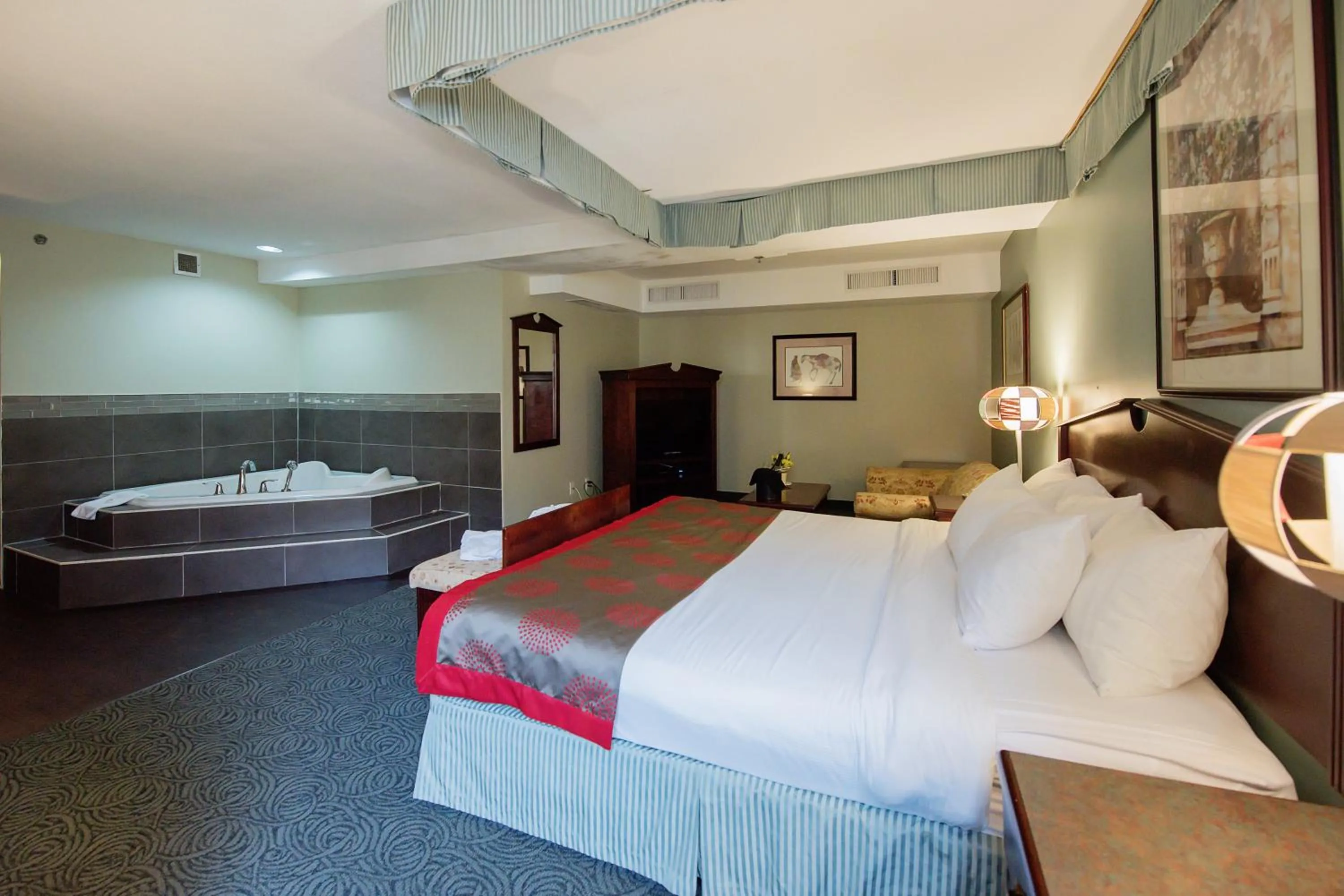 Business facilities, Bed in Harrison Lake Hotel