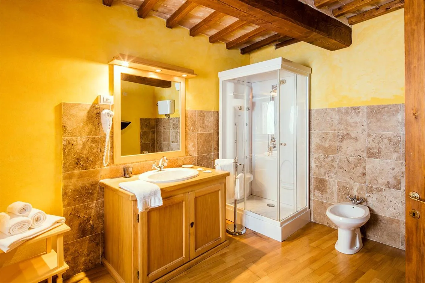 Shower in Castello di Titignano