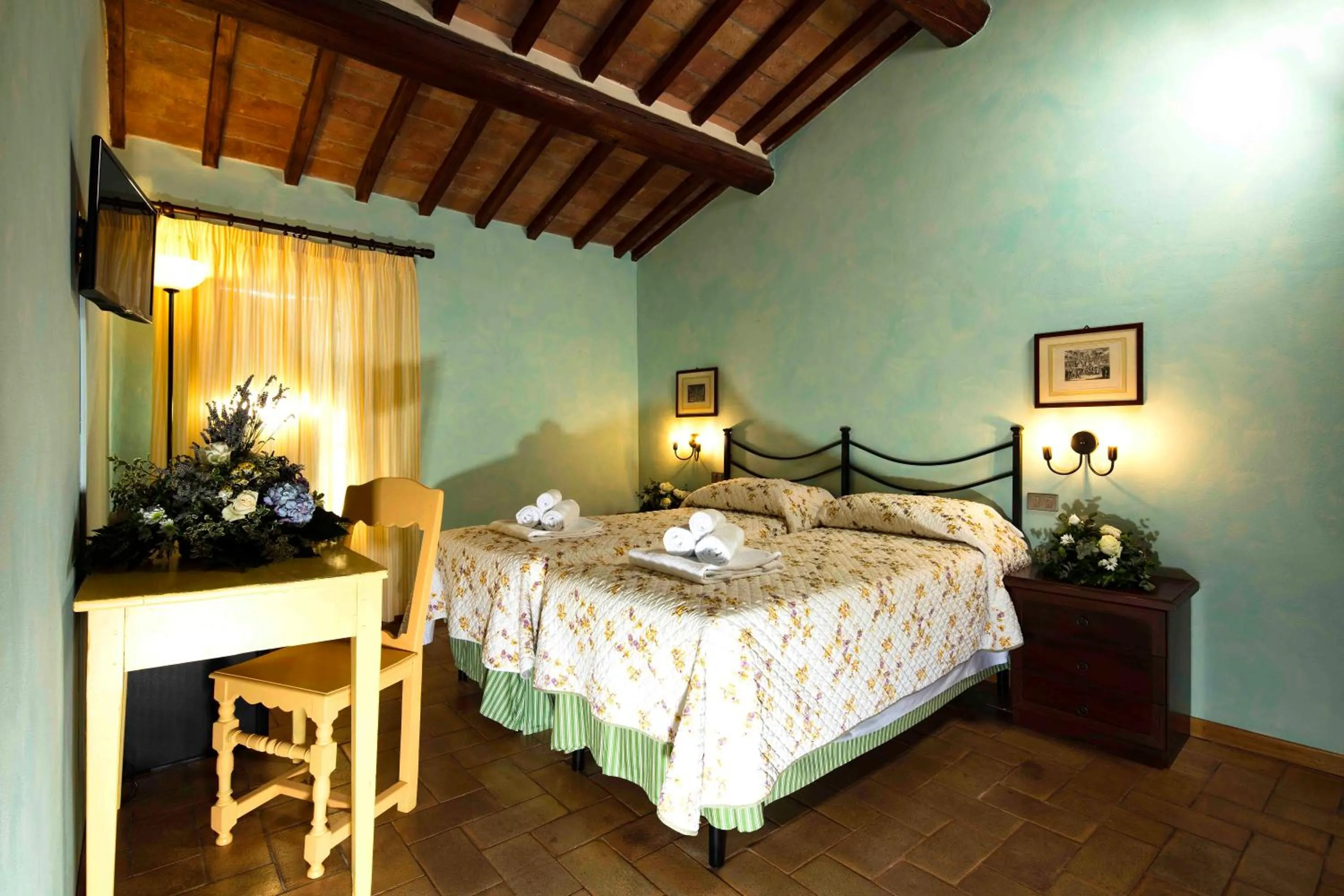 Bedroom, Bed in Castello di Titignano